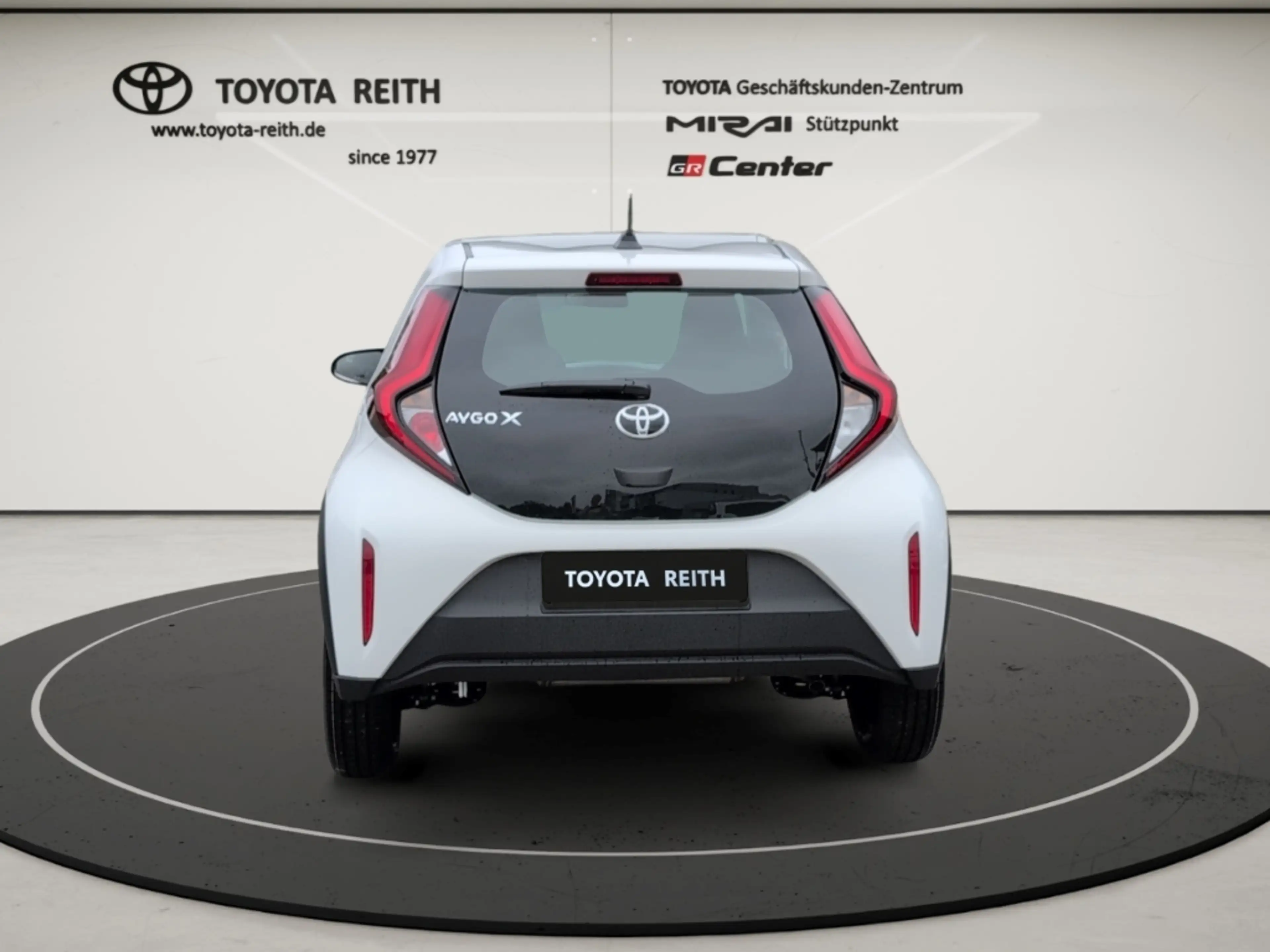 Toyota Aygo X 1.0 VVT-i EU6e 1,0 l Business Edition 5 M T Apple — photo 4