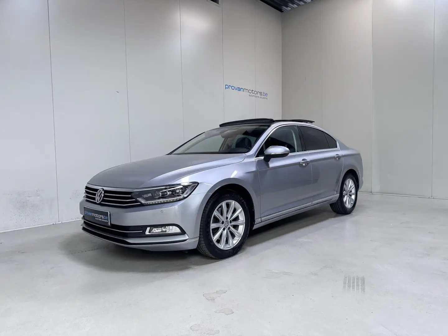 Volkswagen Passat 1.6 TDI Automaat - Pano - GPS - Topstaat! Szary - 1