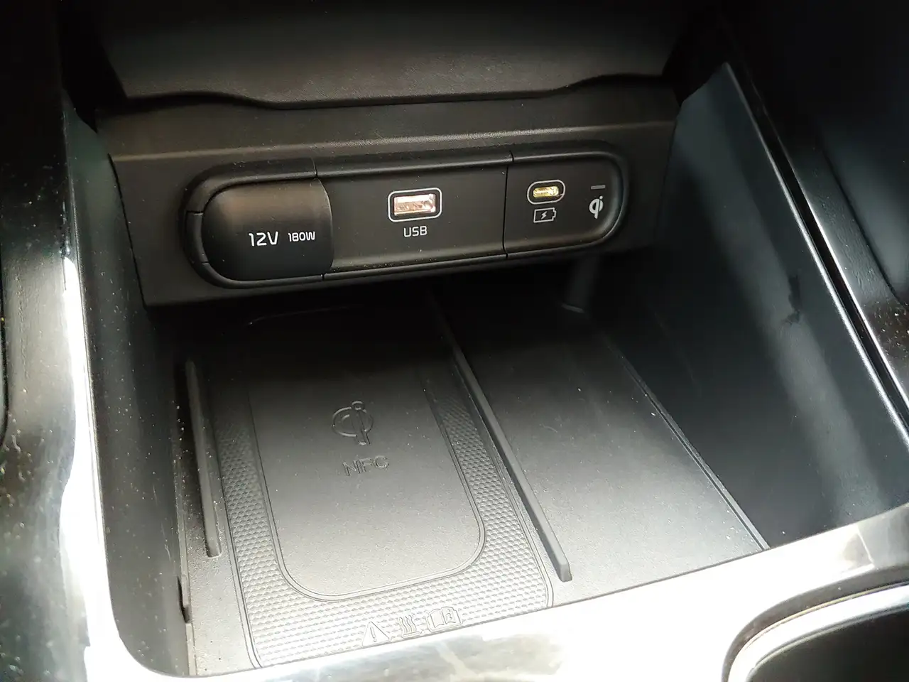 Kia Telluride снимка Kia Telluride