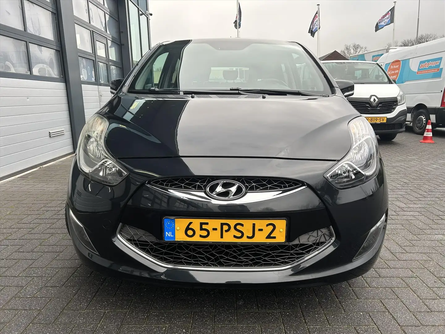Hyundai iX20 1.6 CVVT, 12mnd Bovag, Leder, Pano, Stoelverwarmin Zwart - 2