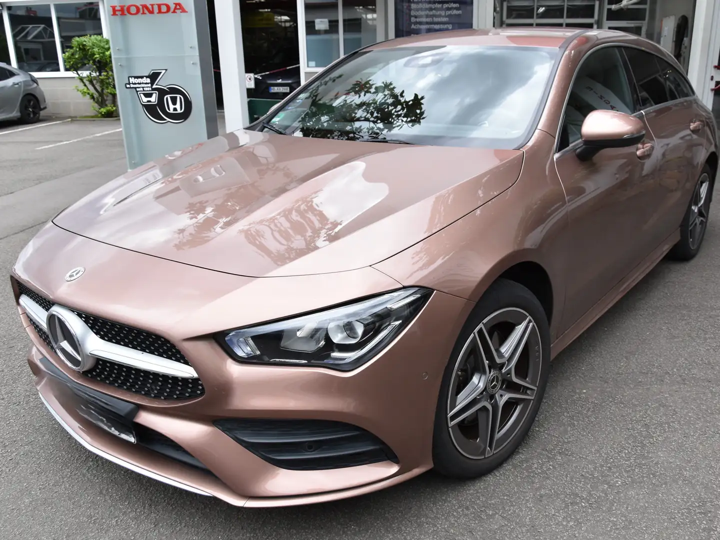 Mercedes-Benz CLA 250 CLA 250 e AMG **SELTEN**ROSEGOLD** MBUX **LED Brun - 2
