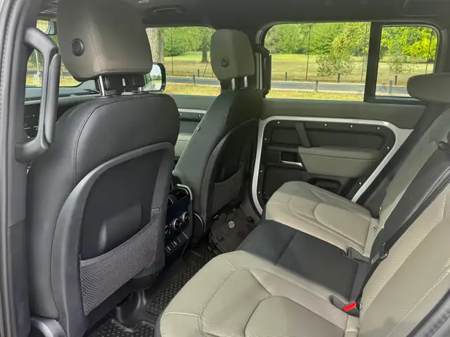 Land Rover Defender view 10