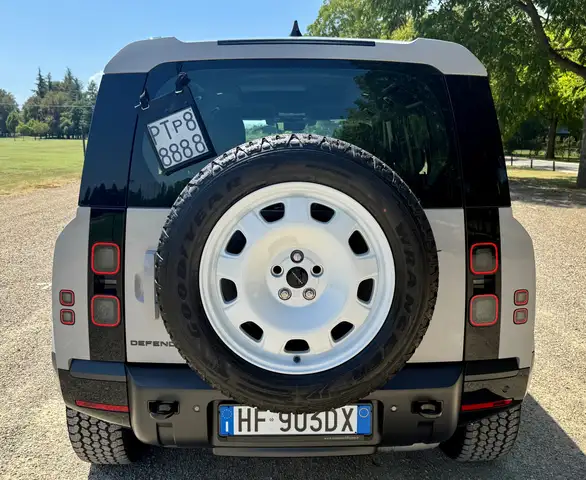 Land Rover Defender view 3