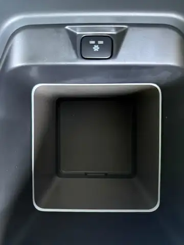 Land Rover Defender view 14