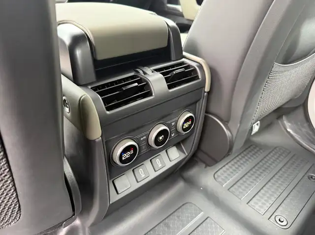 Land Rover Defender view 11