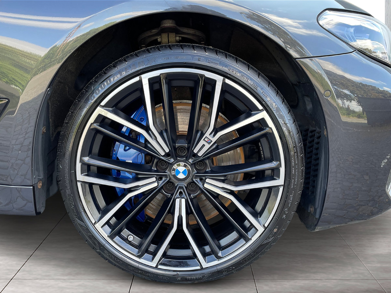 BMW 540 d xDrive Touring — photo 12
