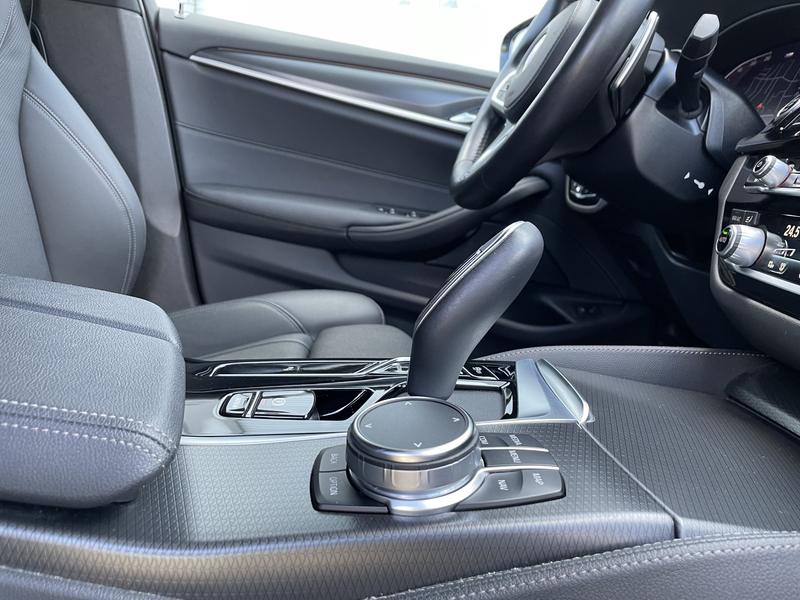 BMW 540 d xDrive Touring — photo 13