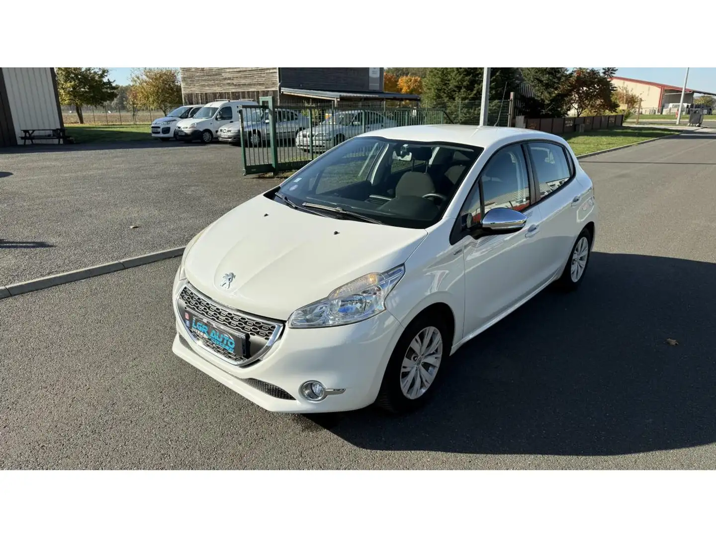 Peugeot 208 1.2 VTi Urban Soul / radar de recul / bluetooth / régulateur de vitesse / usb / Blanc - 1