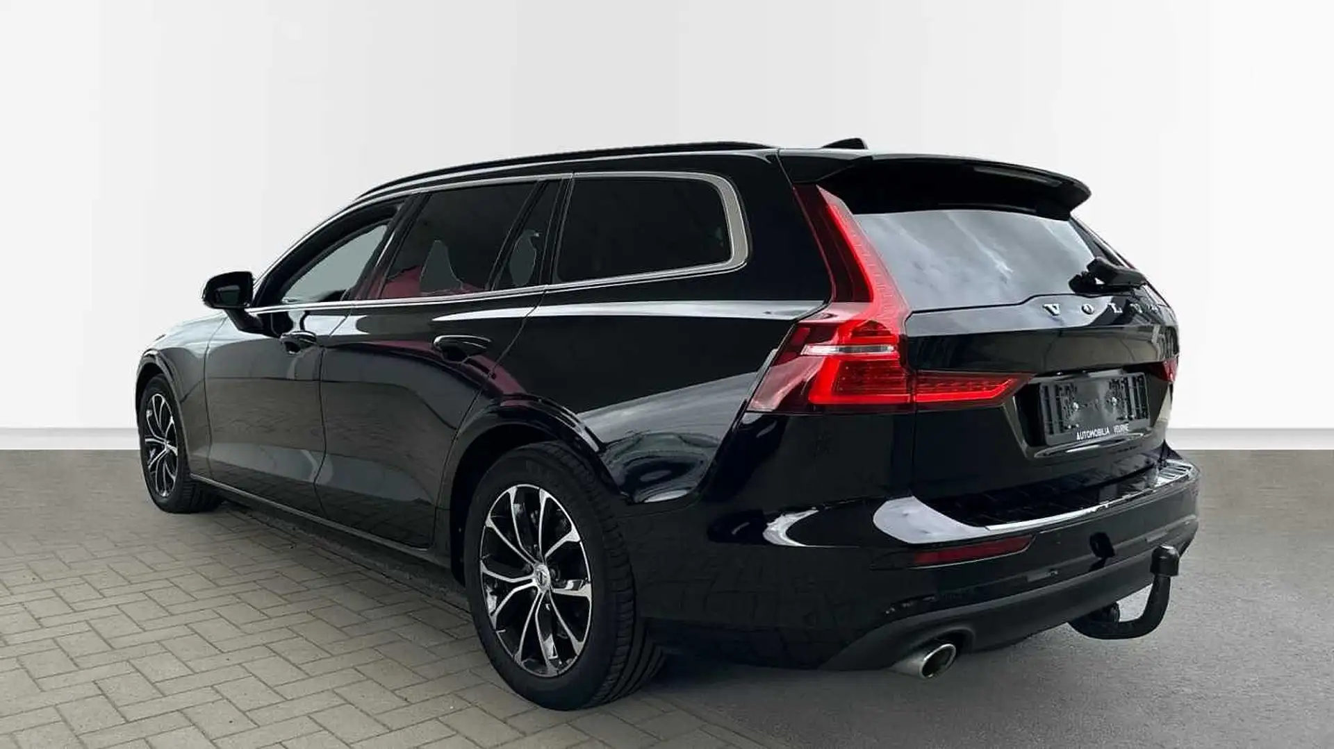 Volvo V60 II Momentum B4 mild hybride | Adapt Cruise control Noir - 2