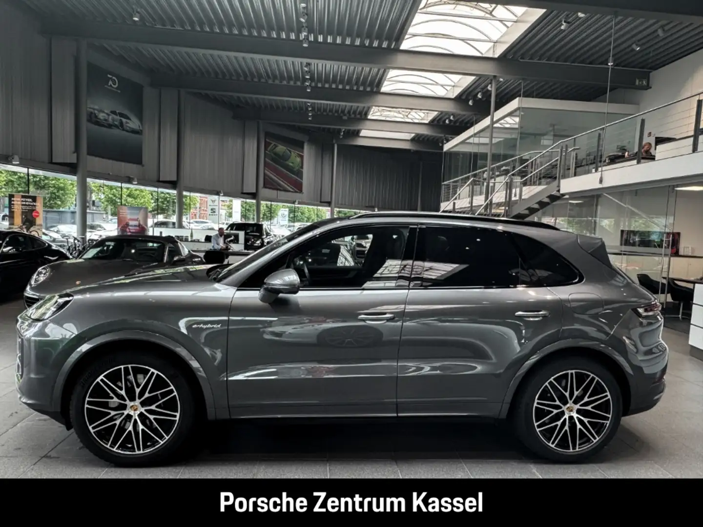 Porsche Cayenne EU6d E-Hybrid Grau - 2