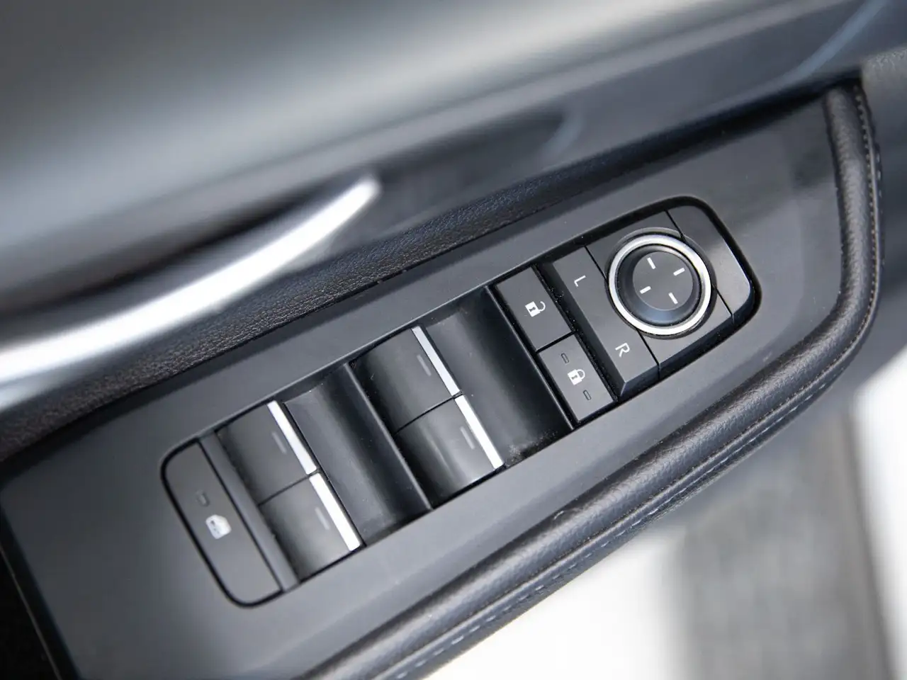 Toyota Grand Highlander fotografie Toyota Grand Highlander