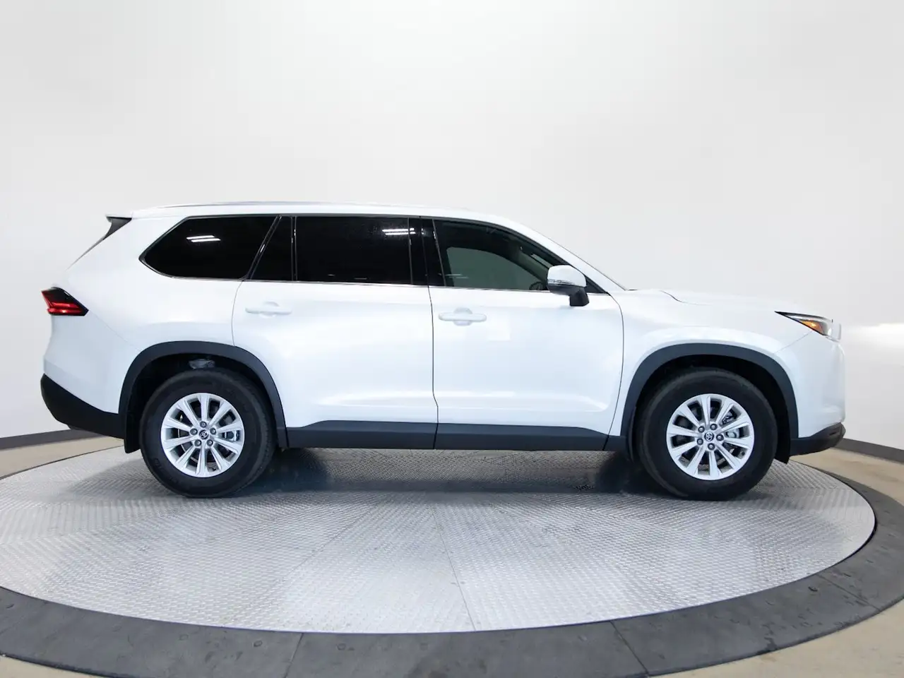 Toyota Grand Highlander fotografie Toyota Grand Highlander