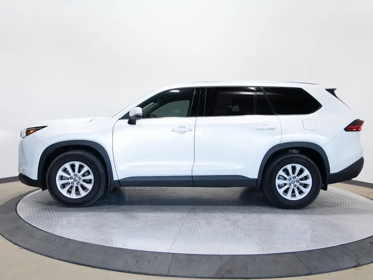 Toyota Grand Highlander fotografie Toyota Grand Highlander