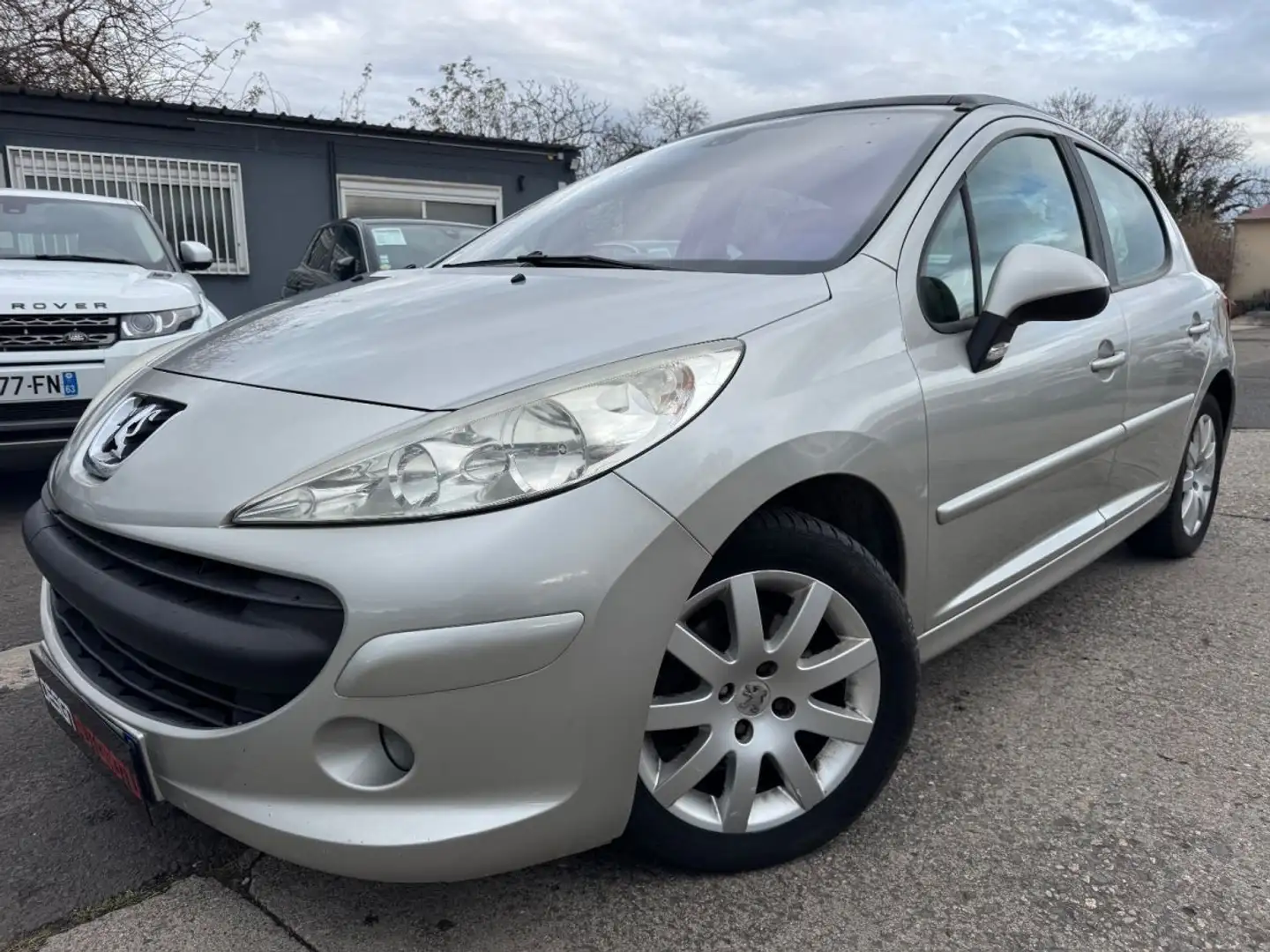 Peugeot 207 1.6HDi 90CH Exécutive Pack 5p Grau - 1