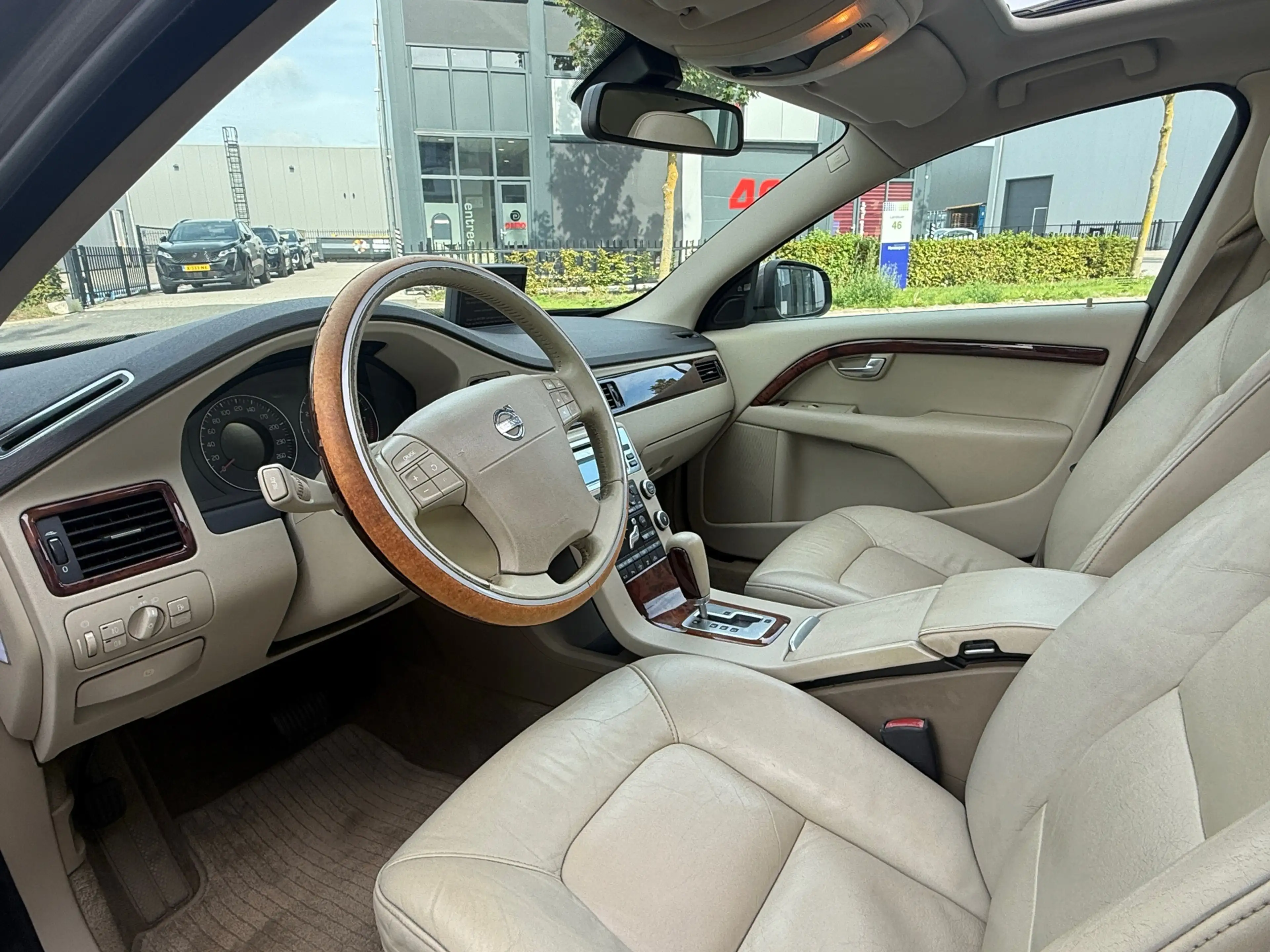 Volvo S80 3.2 Summum AUTOMAAT / SCHUIFDAK / LEDER / 1e Eigen — photo 4