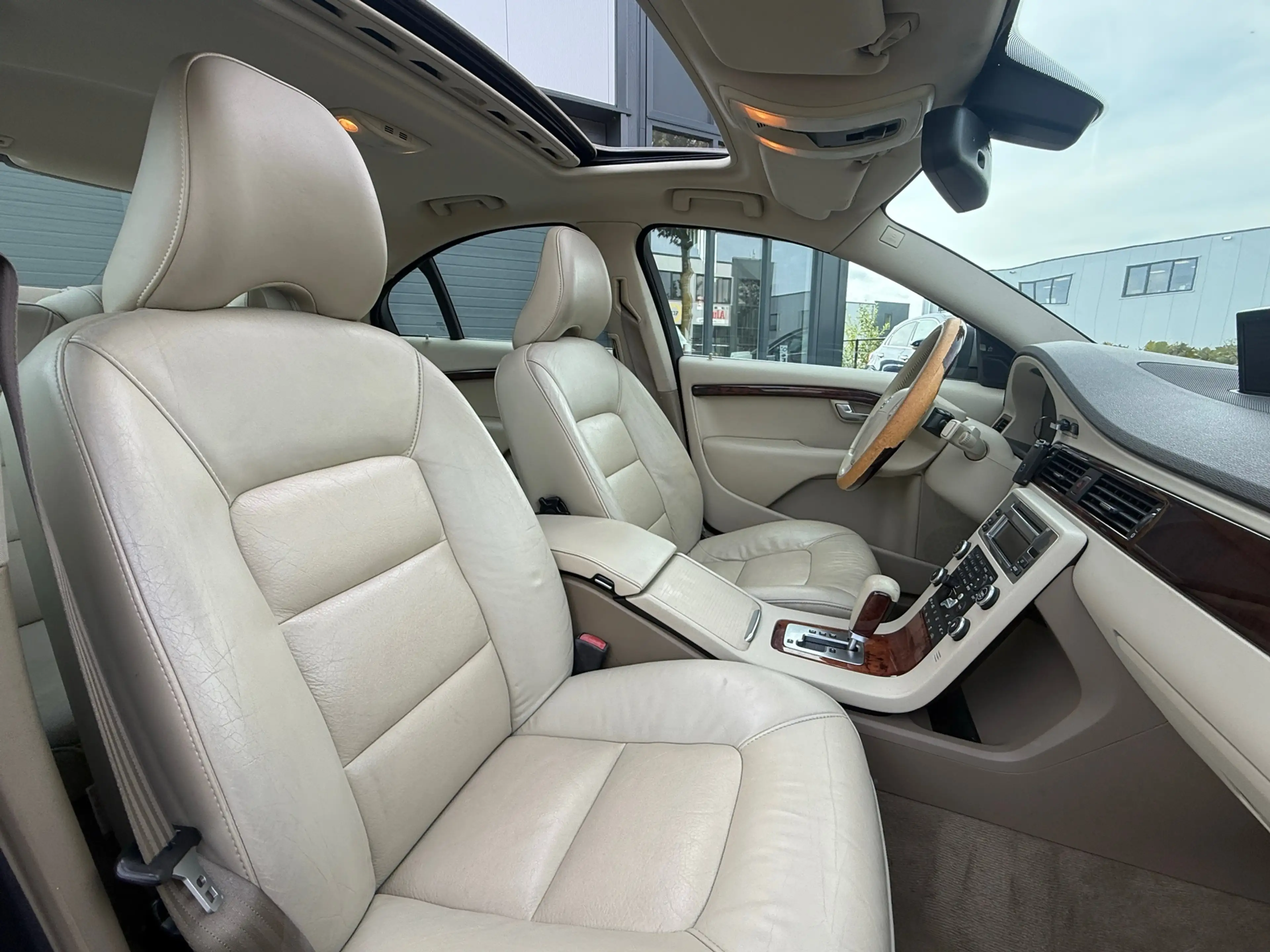 Volvo S80 3.2 Summum AUTOMAAT / SCHUIFDAK / LEDER / 1e Eigen — photo 2