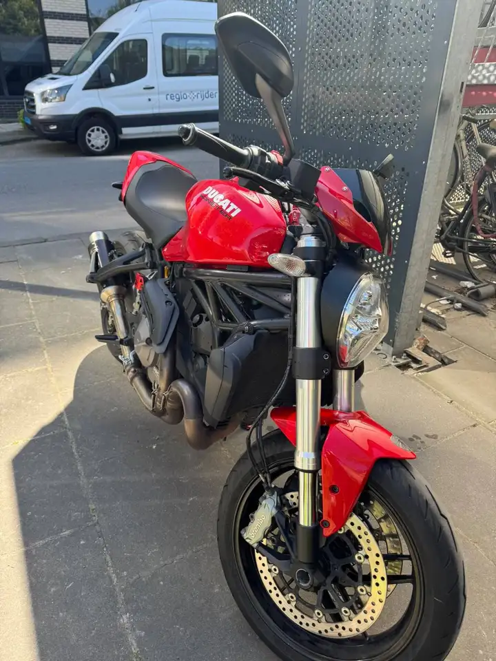 Ducati Monster 821