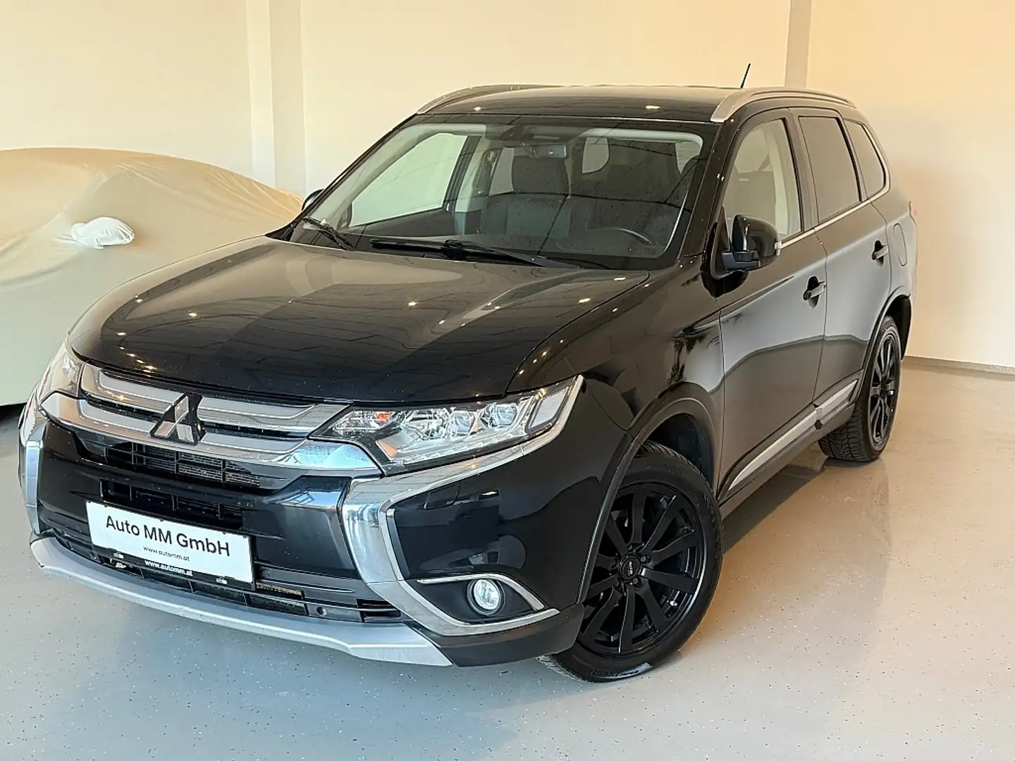 Mitsubishi Outlander 2,2 DI-D Intense+ Automatic 7 Sitzer Noir - 1
