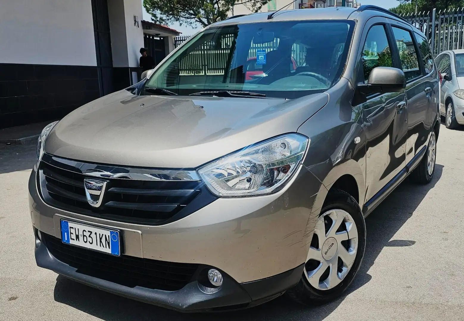 Dacia Lodgy 1.5 dCi 8V 110CV 5 posti Ambiance Oro - 1