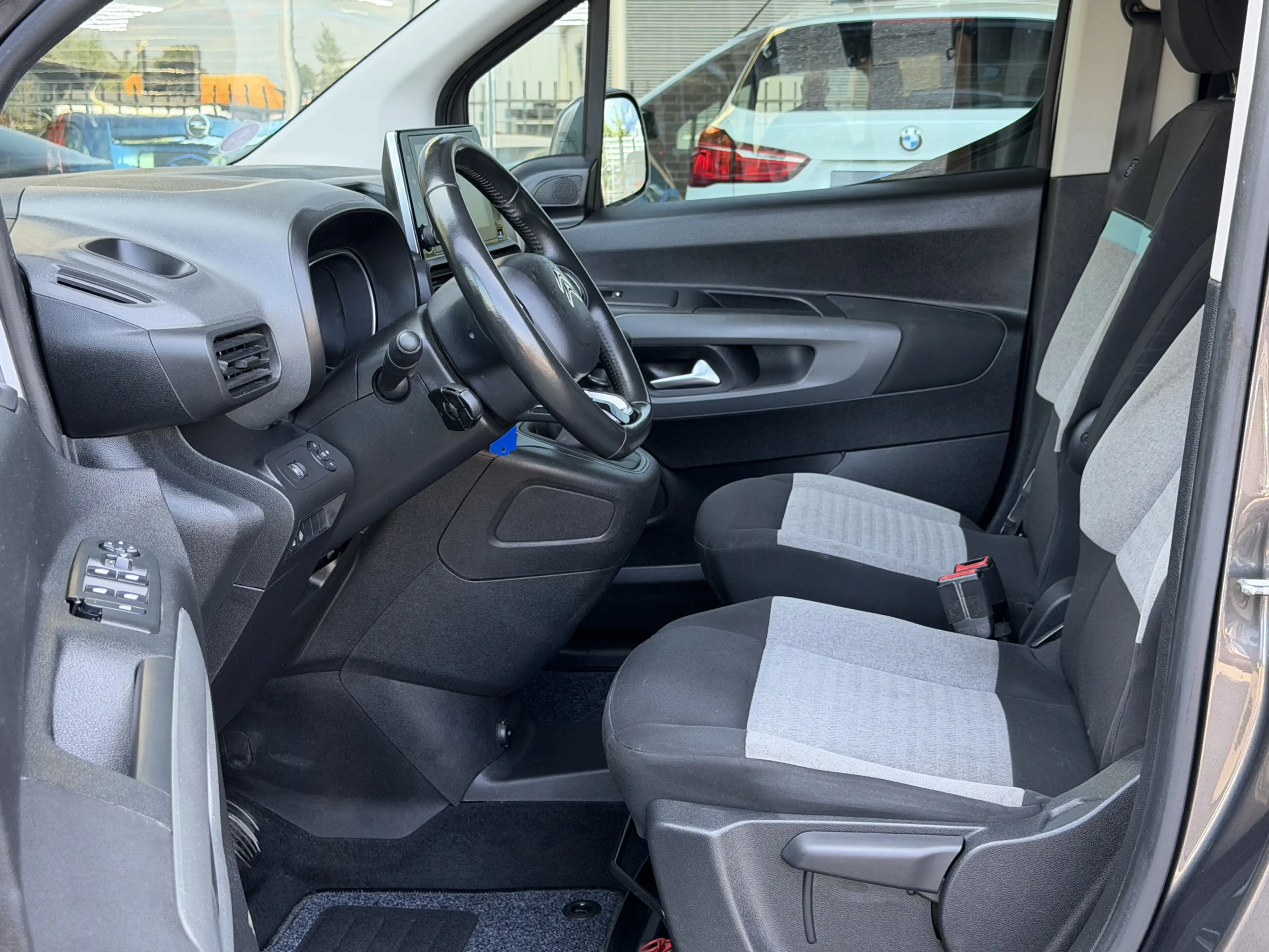 Citroen Berlingo XL 1.2 PureTech Shine 7p. | 7-zits | HUD | LED | N — photo 8
