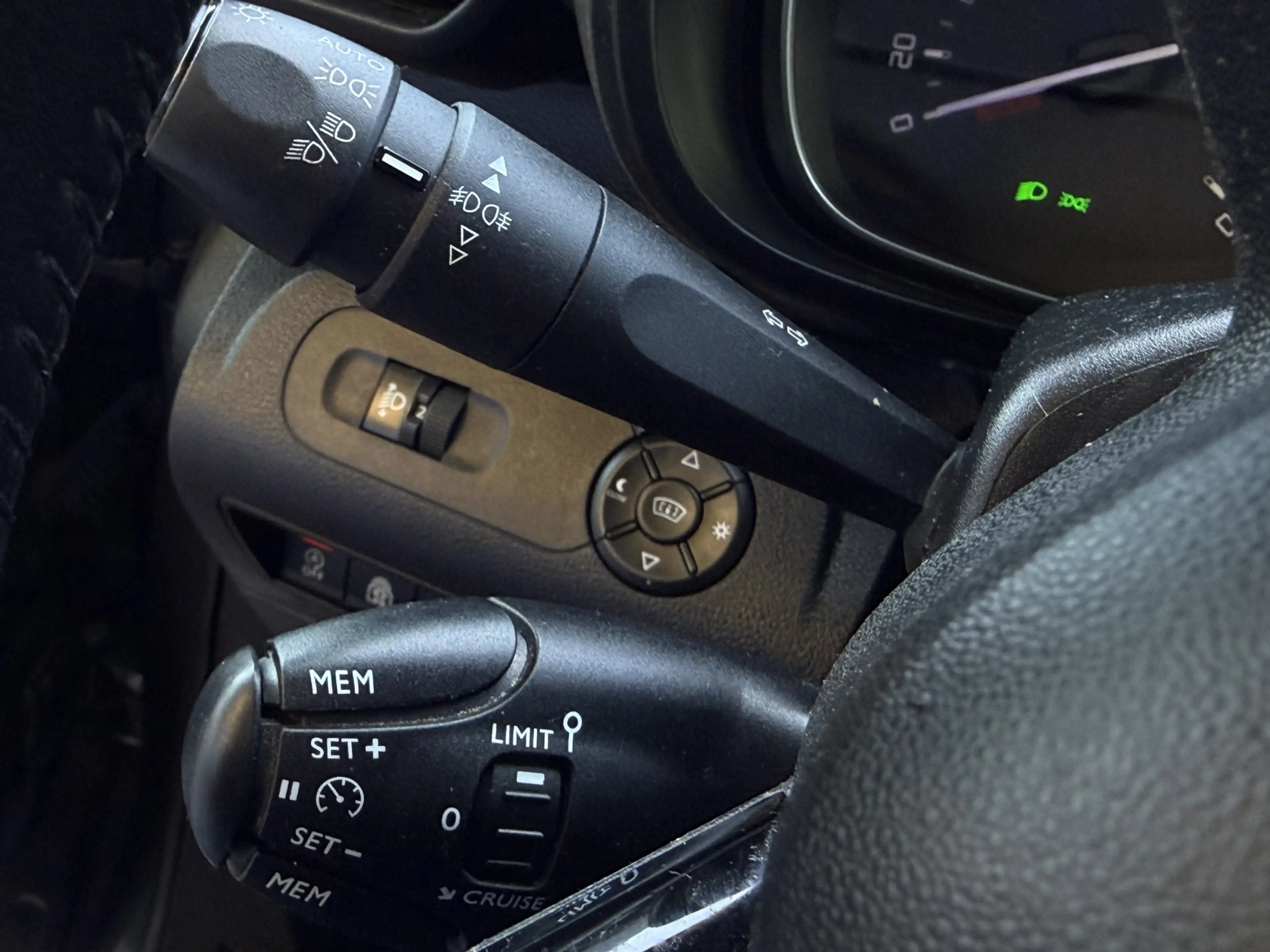 Citroen Berlingo XL 1.2 PureTech Shine 7p. | 7-zits | HUD | LED | N — photo 14