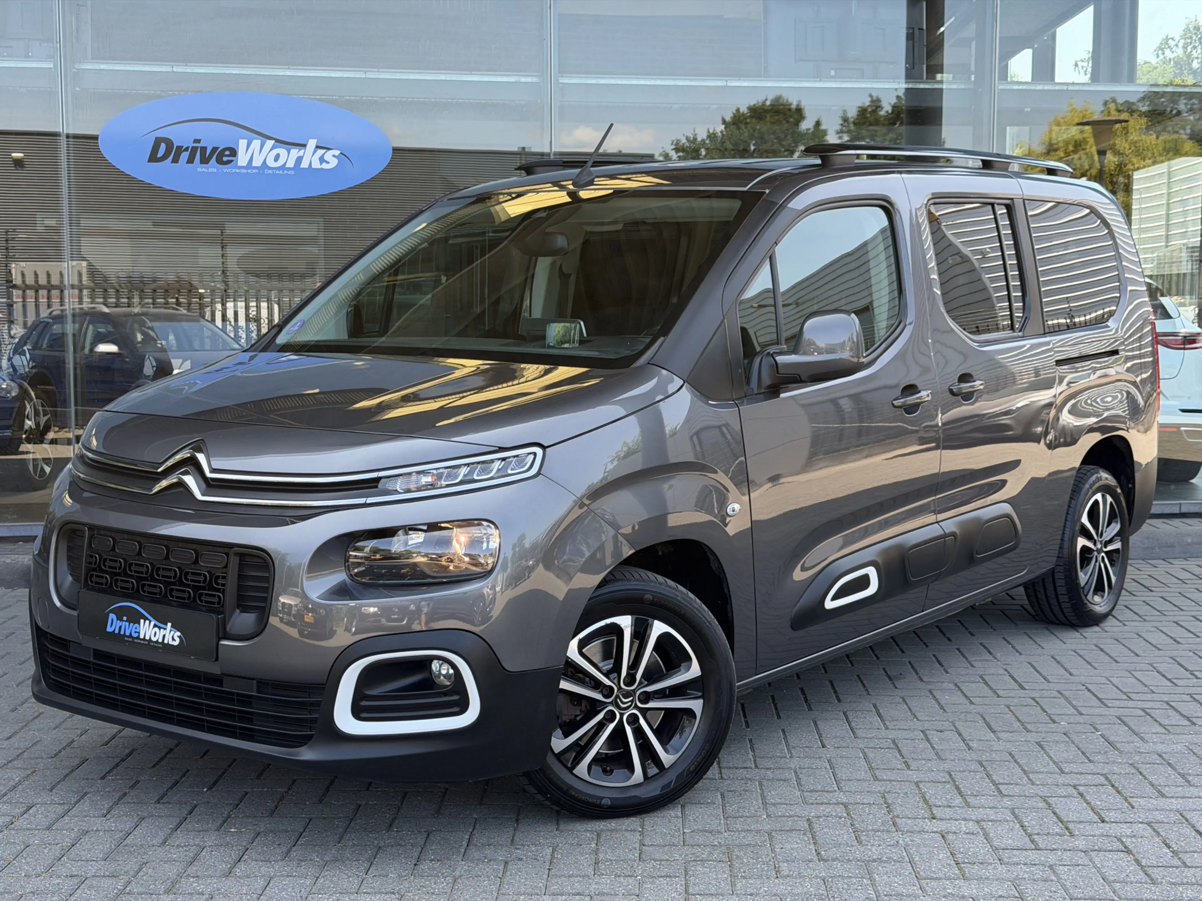 Citroen Berlingo XL 1.2 PureTech Shine 7p. | 7-zits | HUD | LED | N