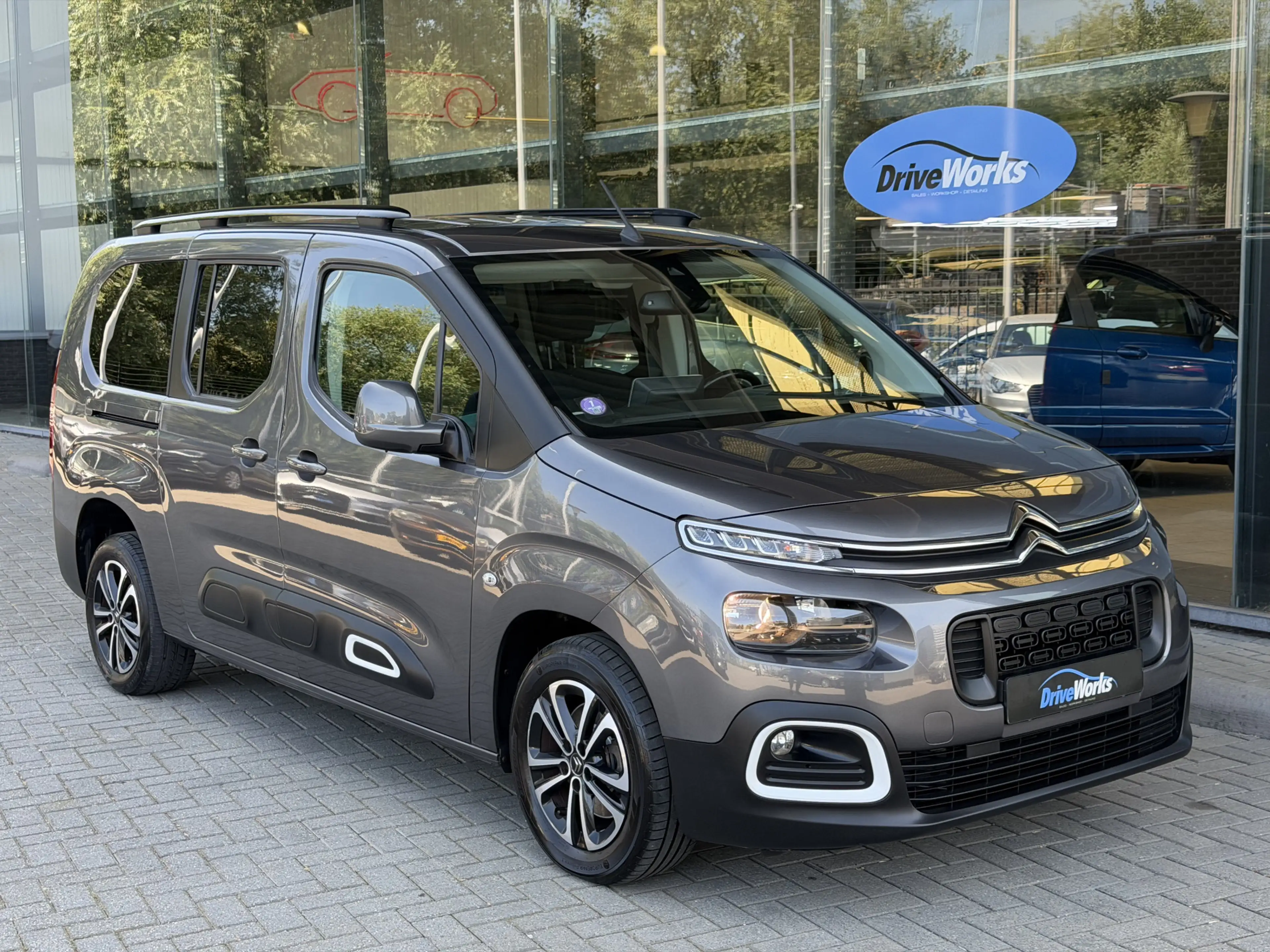 Citroen Berlingo XL 1.2 PureTech Shine 7p. | 7-zits | HUD | LED | N — photo 2