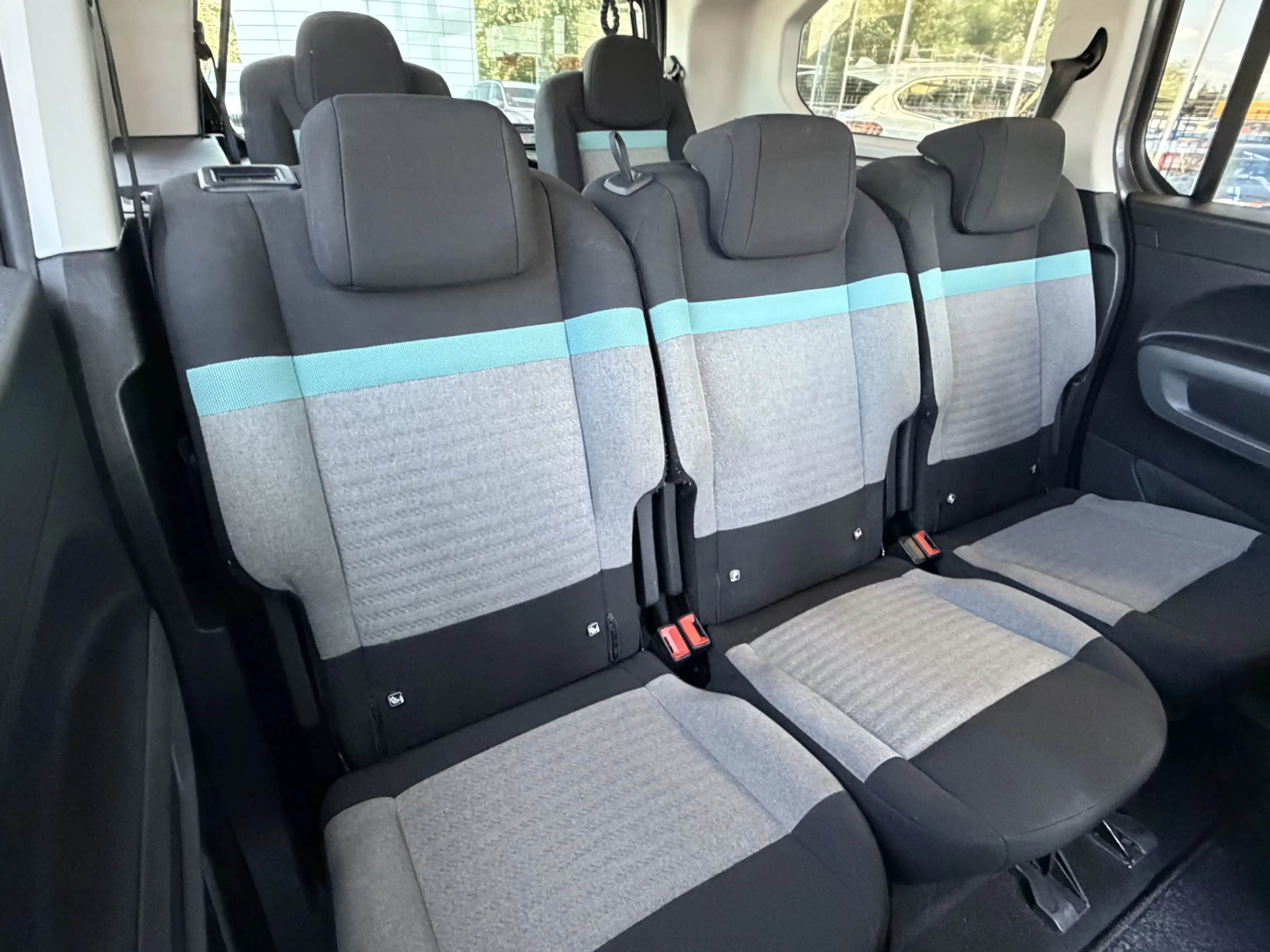 Citroen Berlingo XL 1.2 PureTech Shine 7p. | 7-zits | HUD | LED | N — photo 5