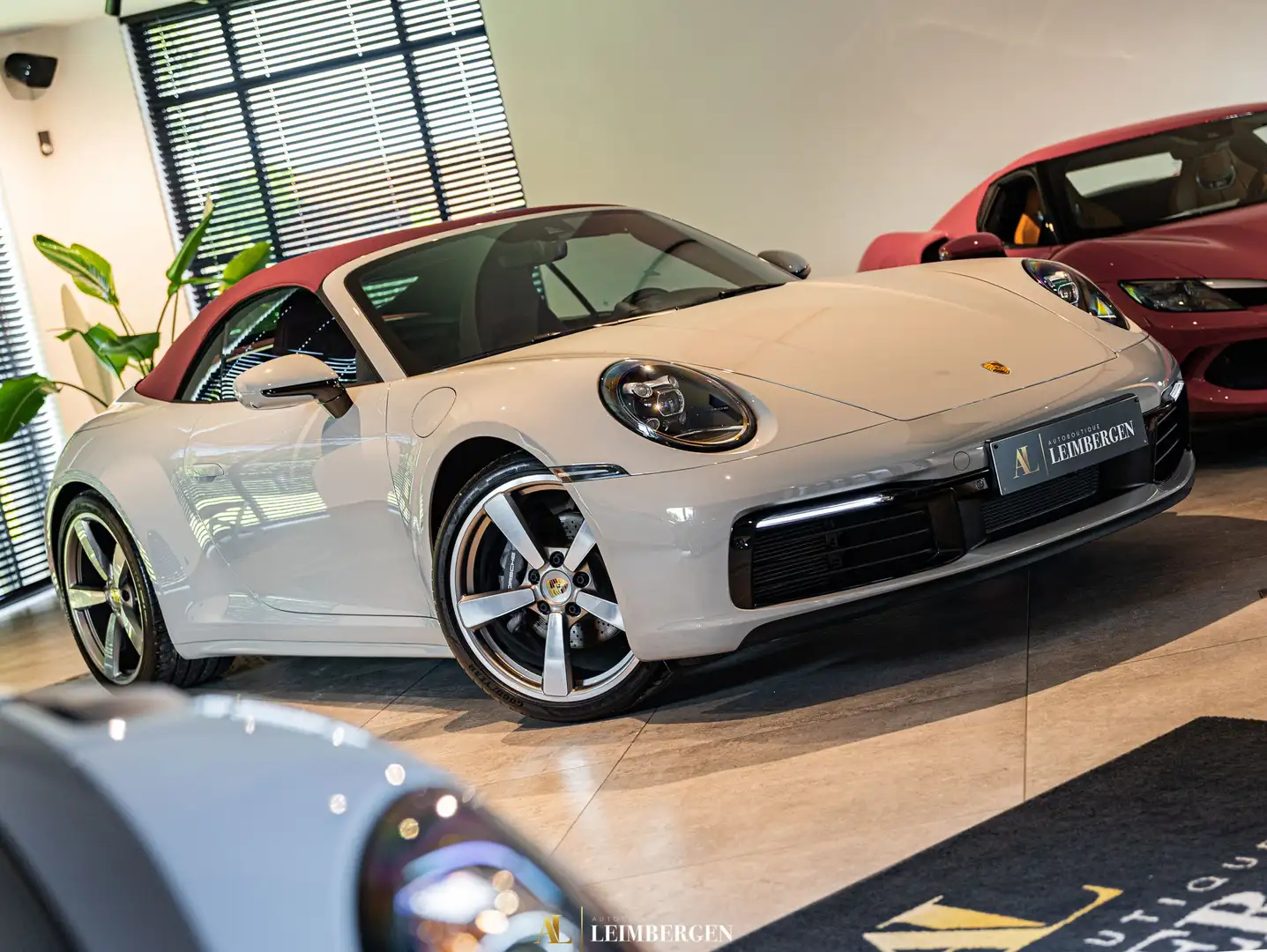 Porsche 992 Carrera / BOSE / Surround View / Sport Chrono Grijs - 2