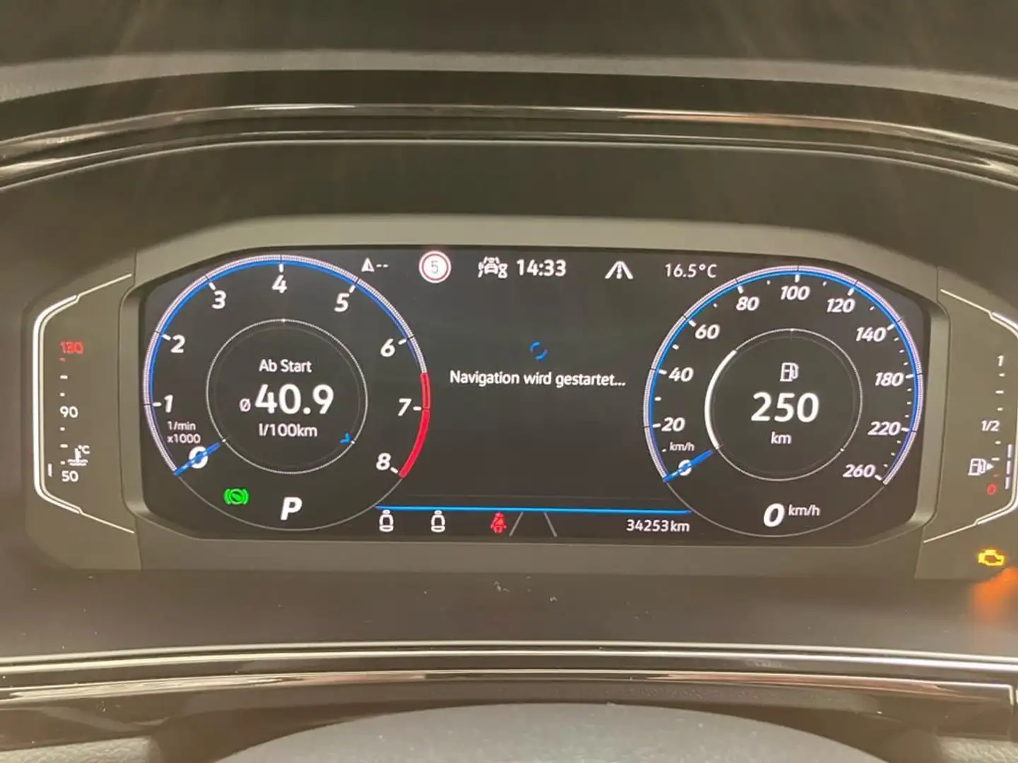 Volkswagen T-Roc R-Line Braun - 2