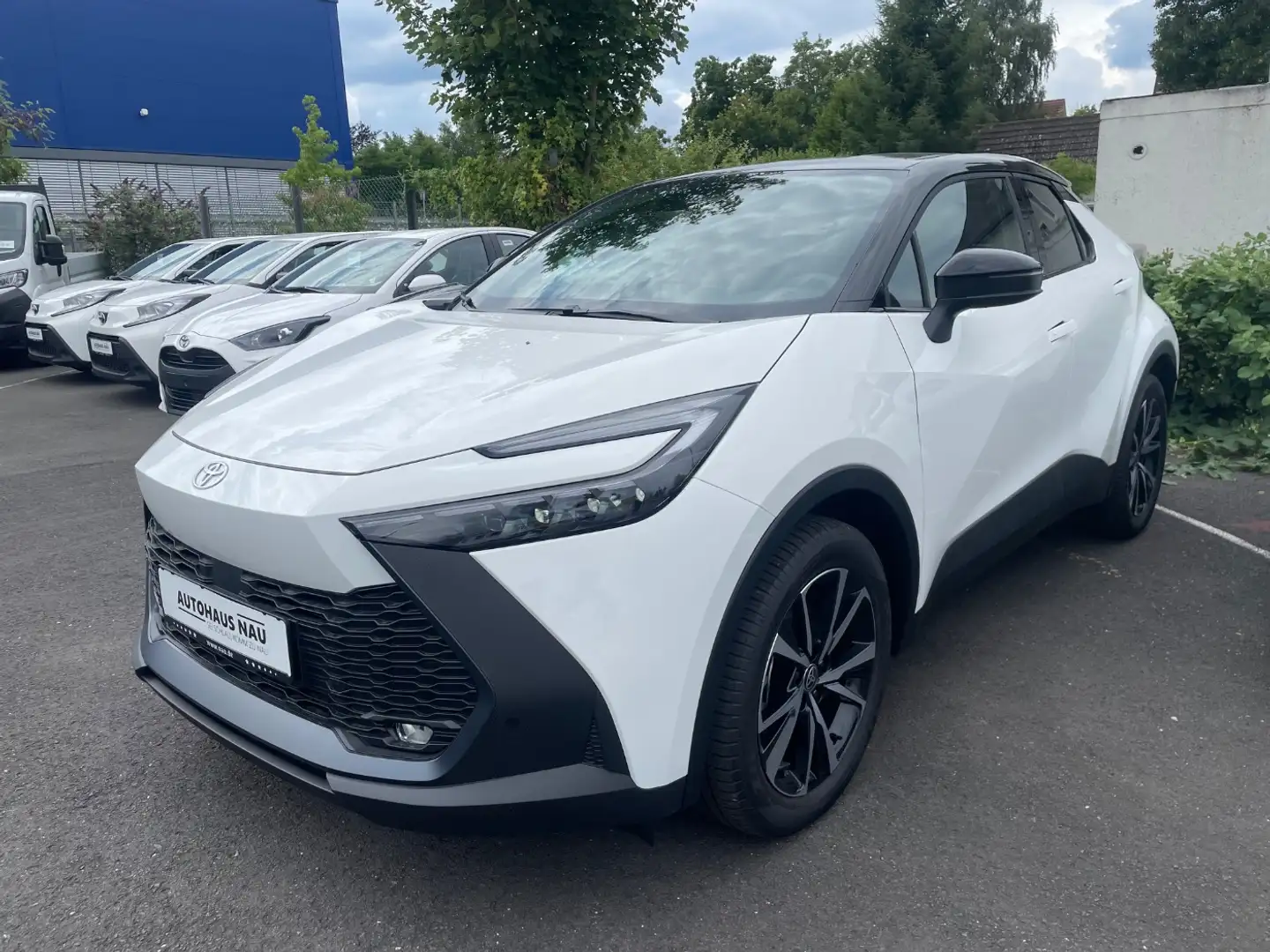 Toyota C-HR 2,0 Hybrid Plug-In 4x2 TEAM DEUTSCHLAND Weiß - 2
