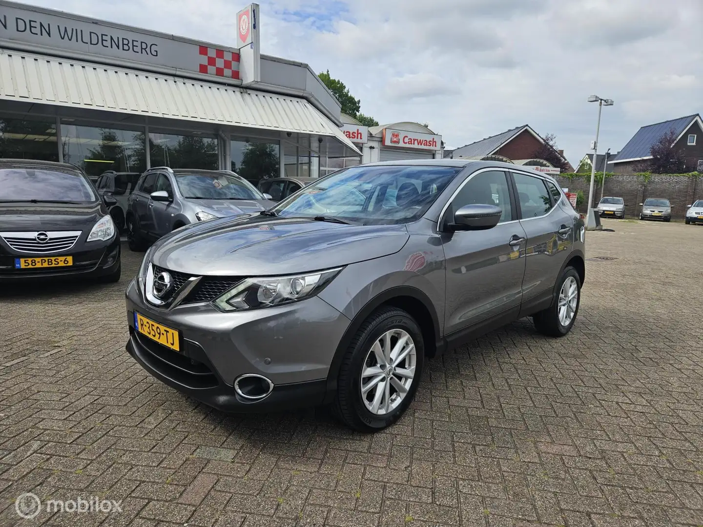 Nissan Qashqai 1.2 Acenta Navi Grijs - 2