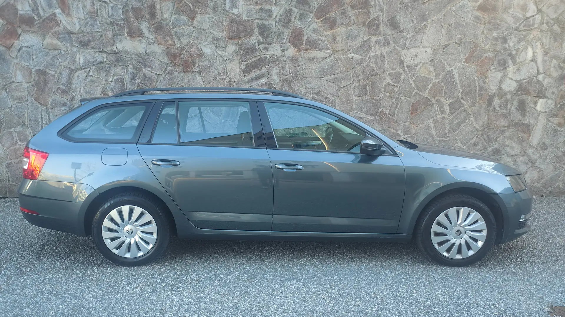 Skoda Octavia Octavia Wagon 1.0 tsi Ambition 115cv Grigio - 2