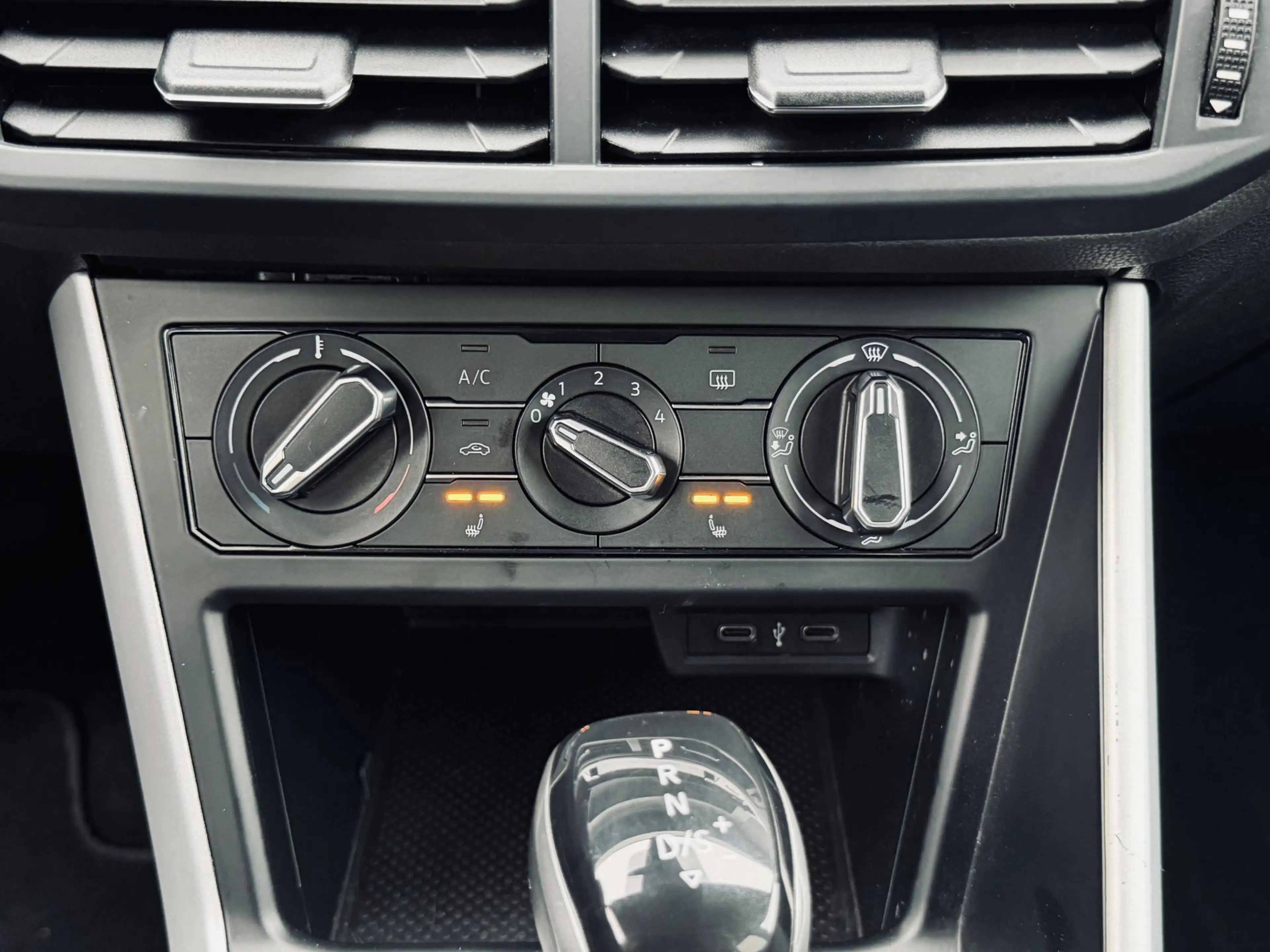 Volkswagen Polo 1.0 TSI Style — photo 10
