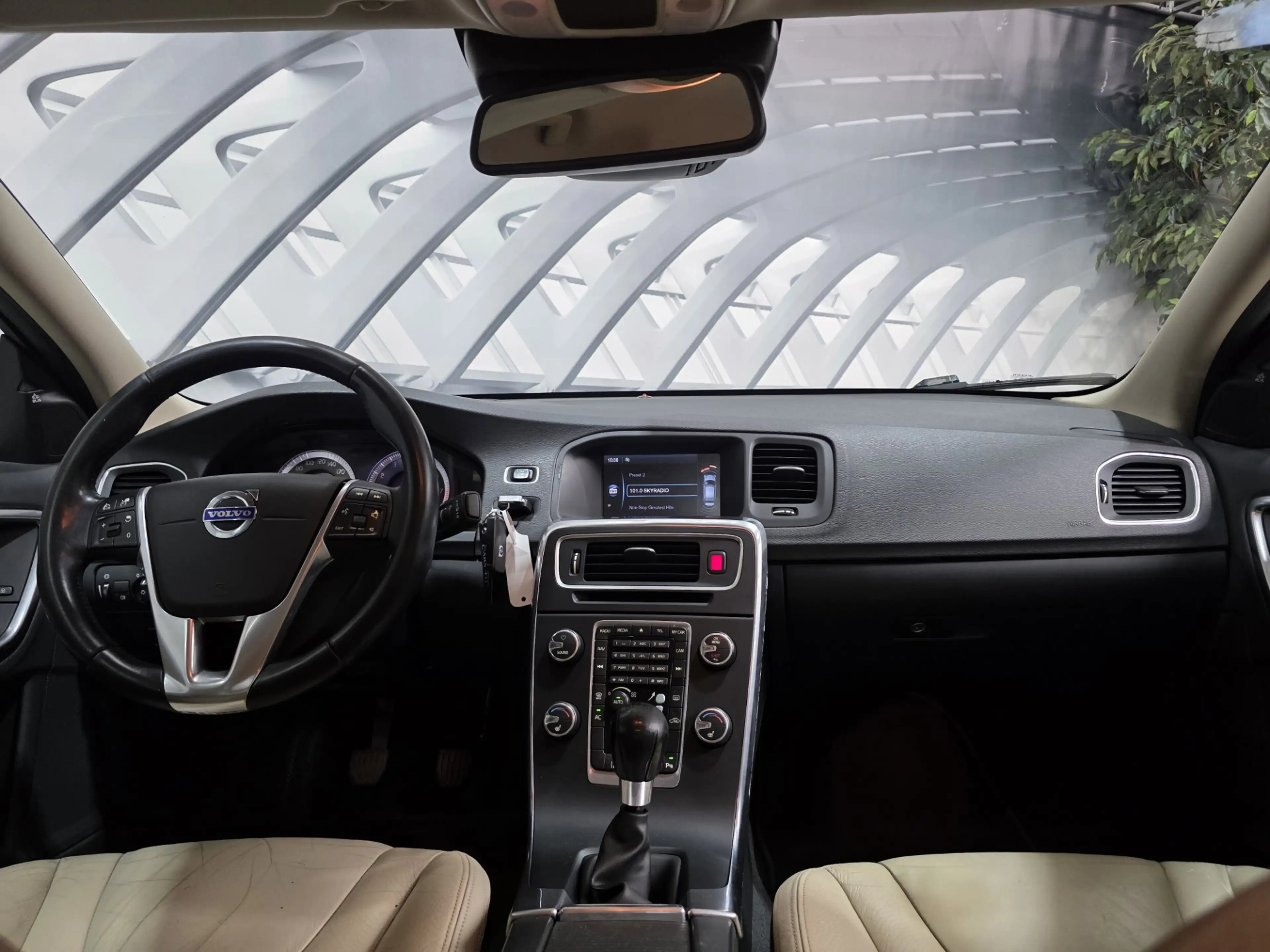 Volvo S60 2.0T Summum — photo 3