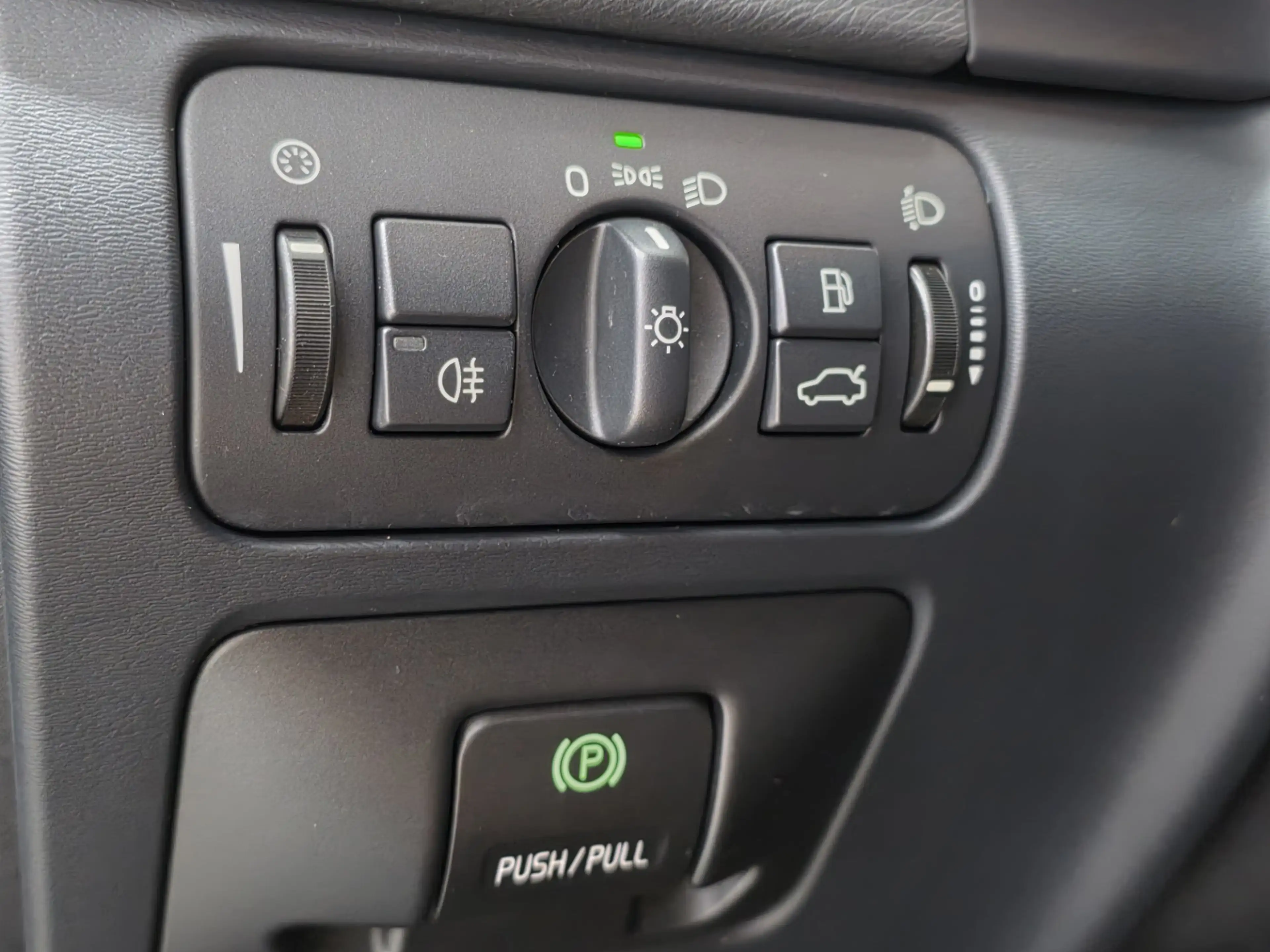 Volvo S60 2.0T Summum — photo 15
