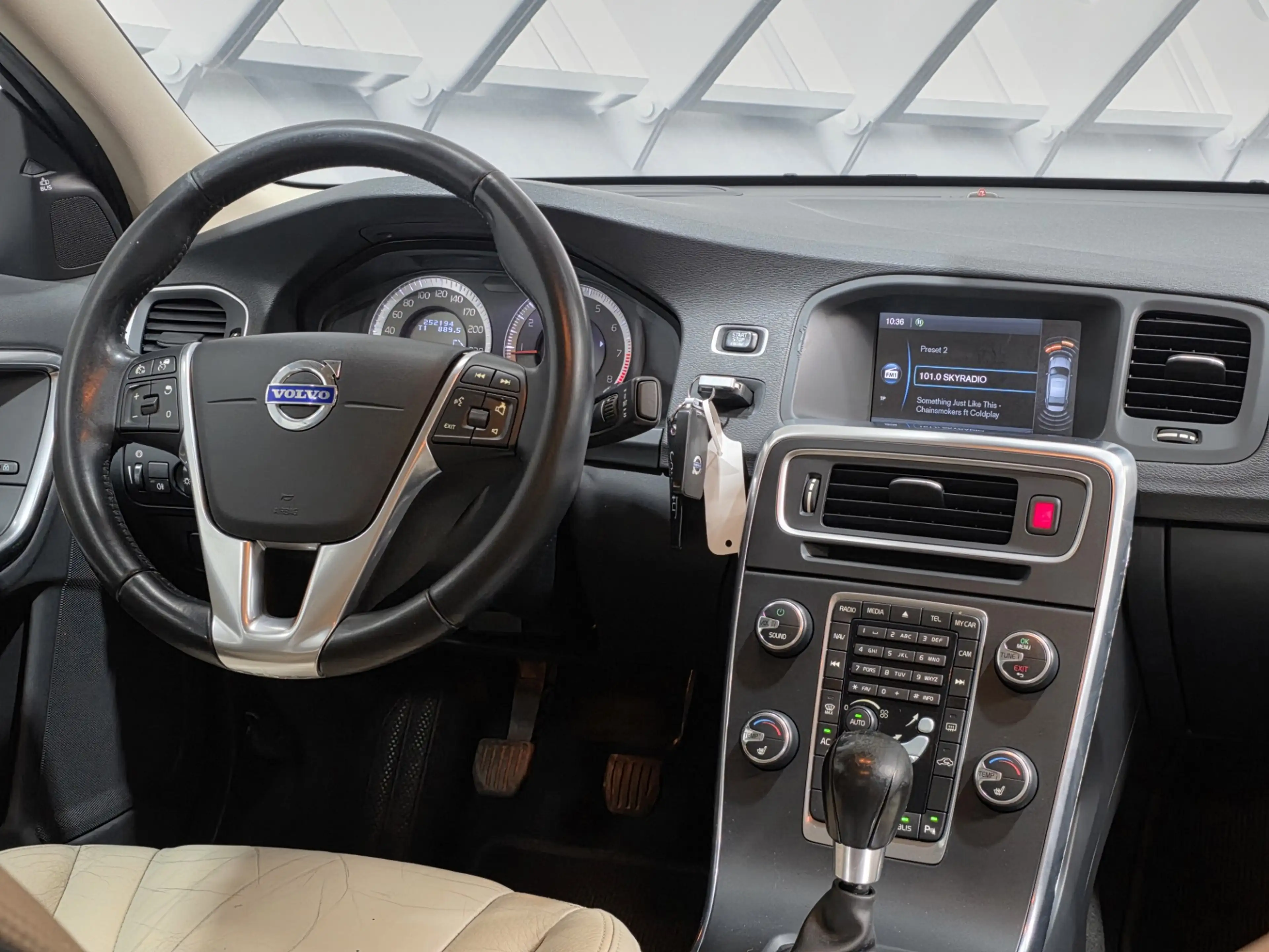 Volvo S60 2.0T Summum — photo 12