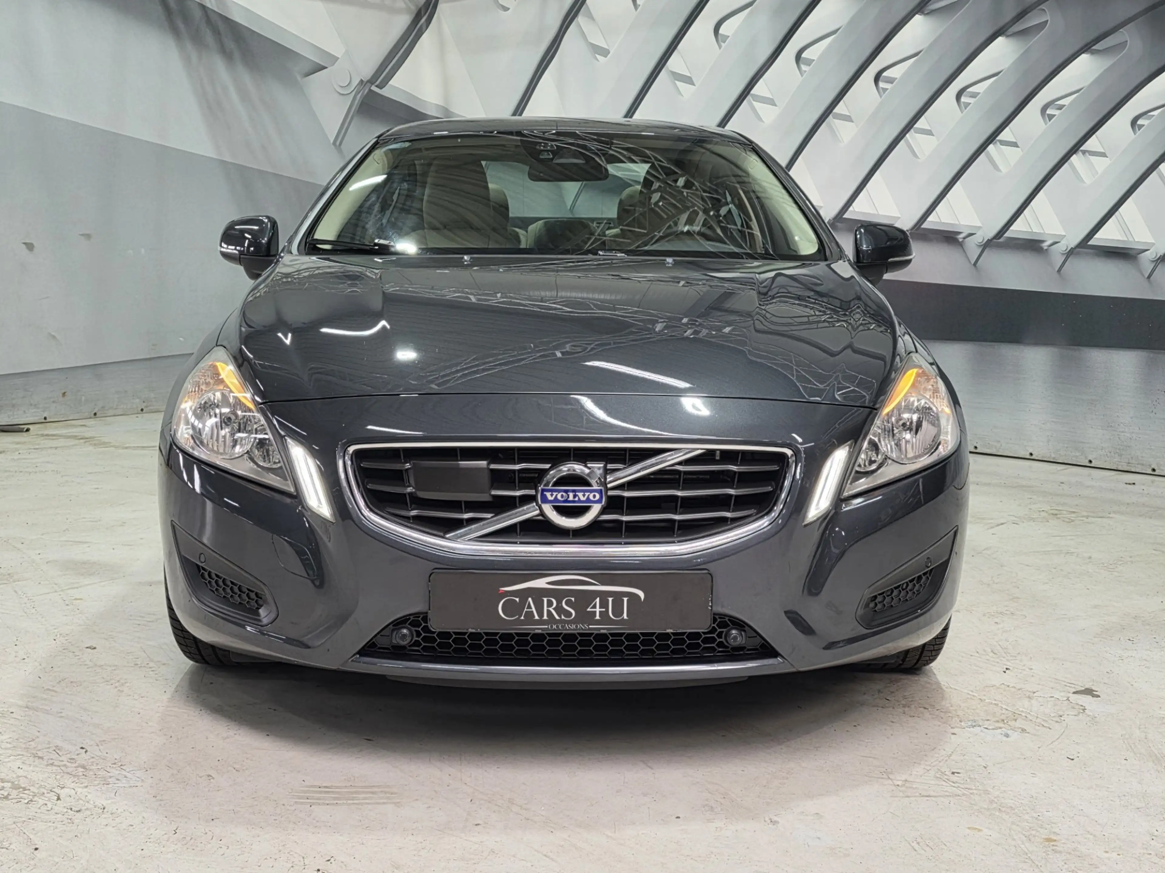 Volvo S60 2.0T Summum — photo 9