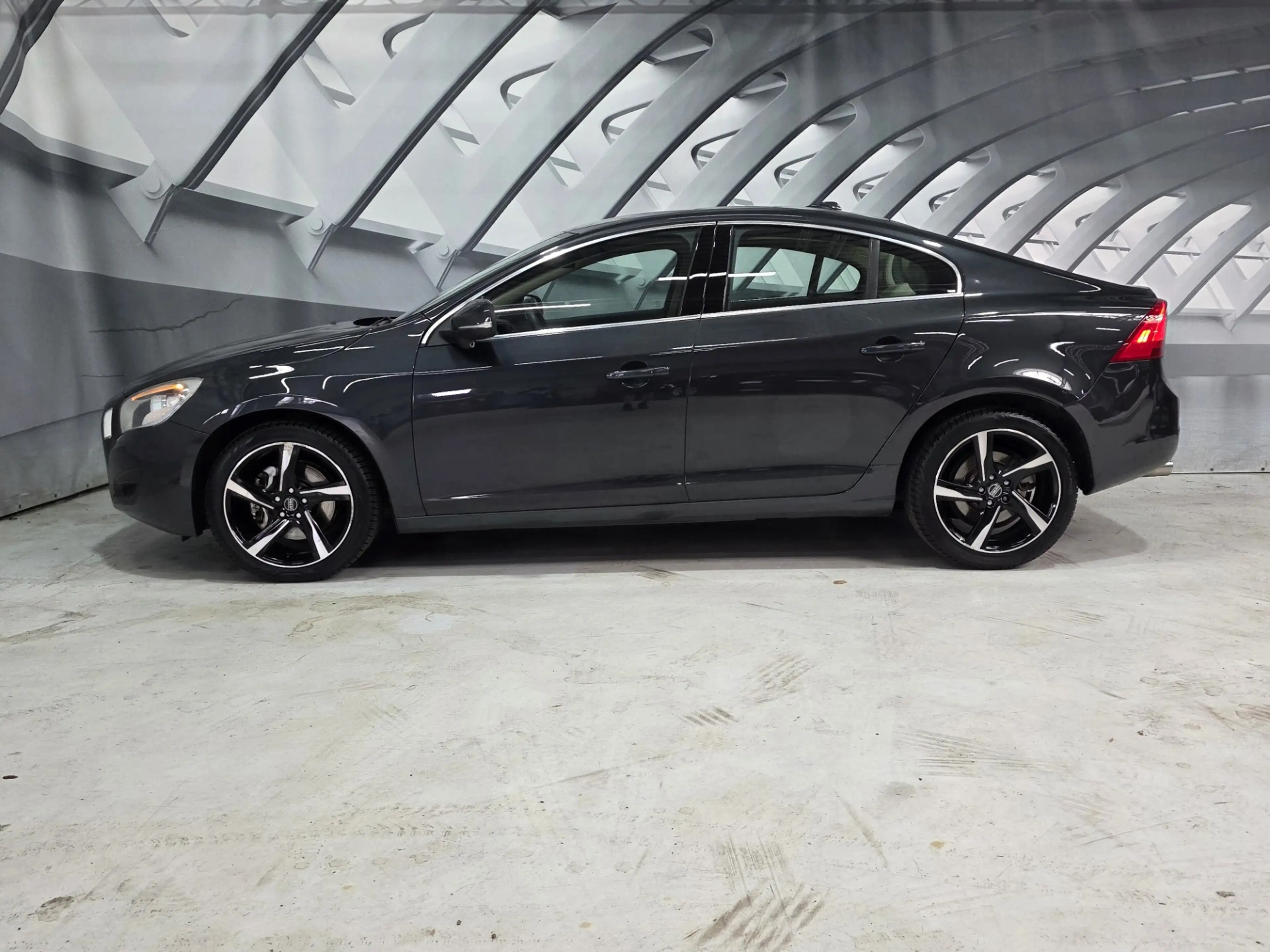 Volvo S60 2.0T Summum — photo 6