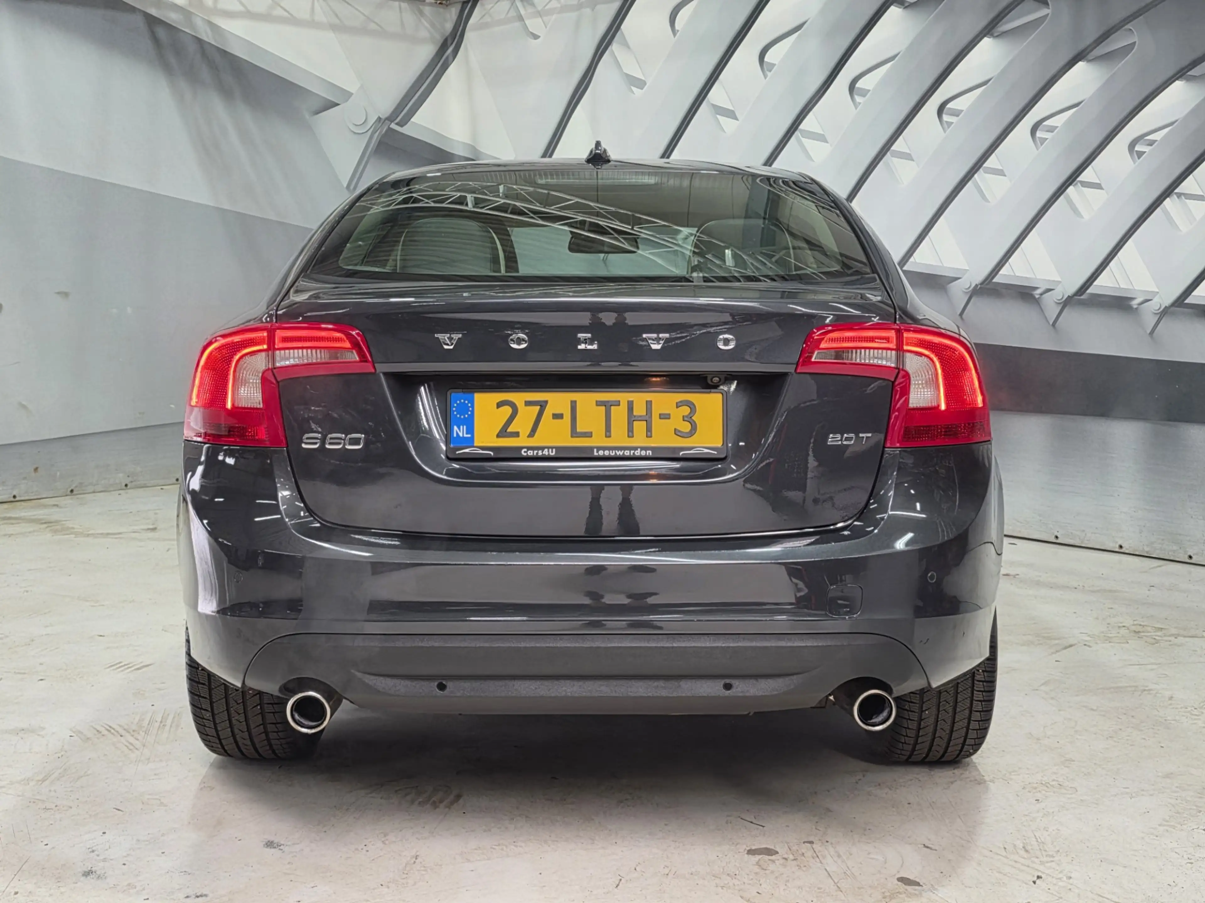 Volvo S60 2.0T Summum — photo 10