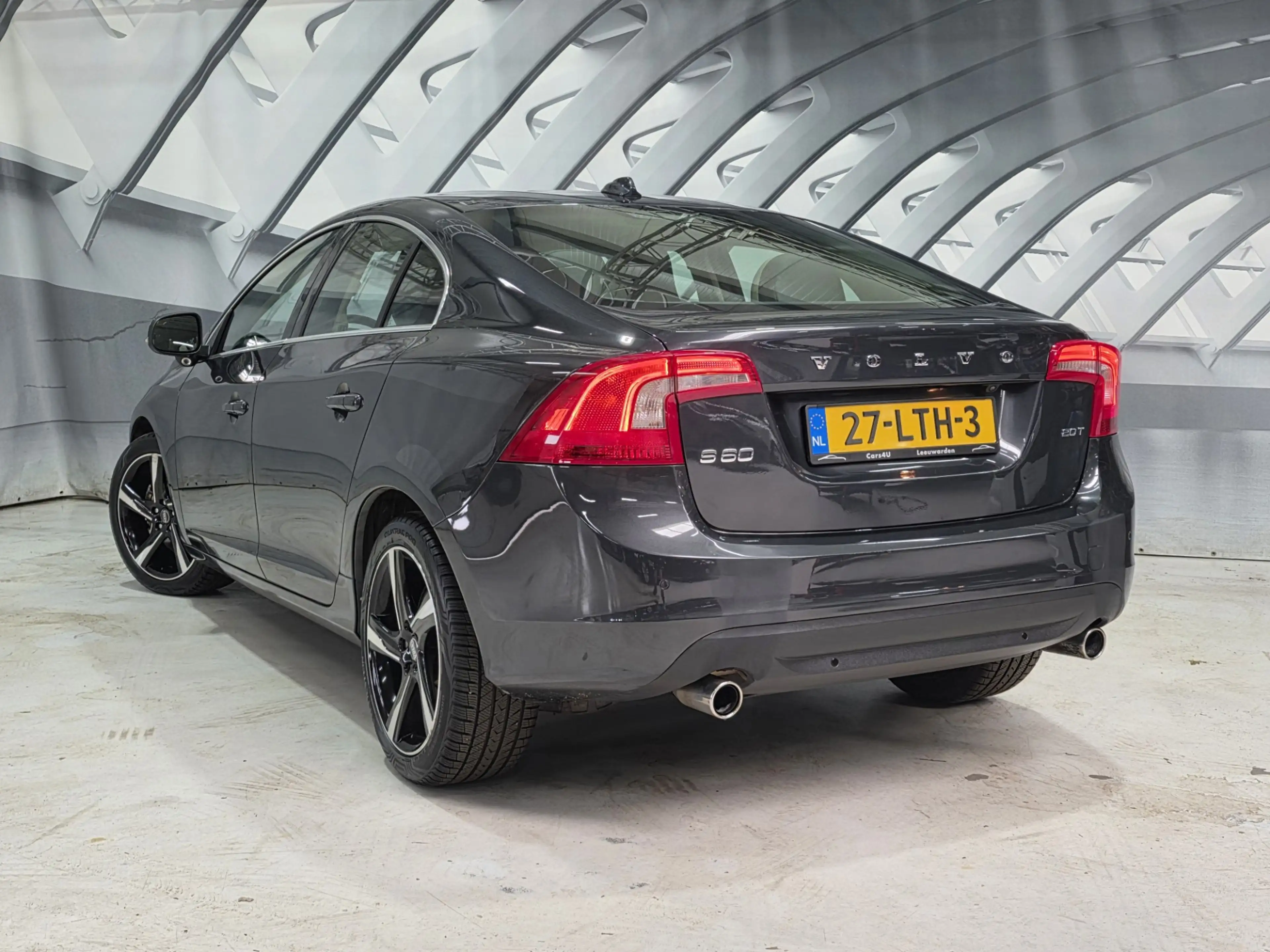 Volvo S60 2.0T Summum — photo 8