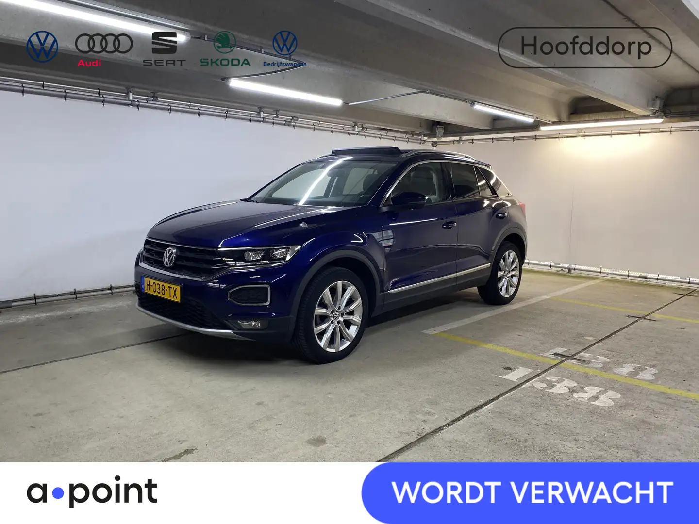 Volkswagen T-Roc 1.5 TSI Sport 150 pk Automaat (DSG) | Navigatie | Blauw - 1