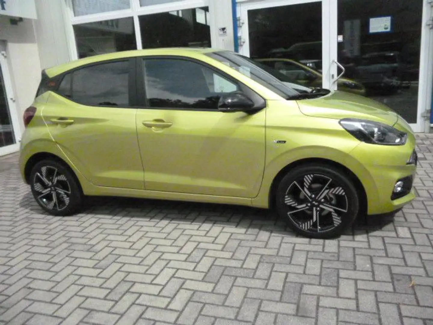 Hyundai i10 1,2 N-LINE NAVIGATION 16ZOLL LMF METALLIC Vert - 2