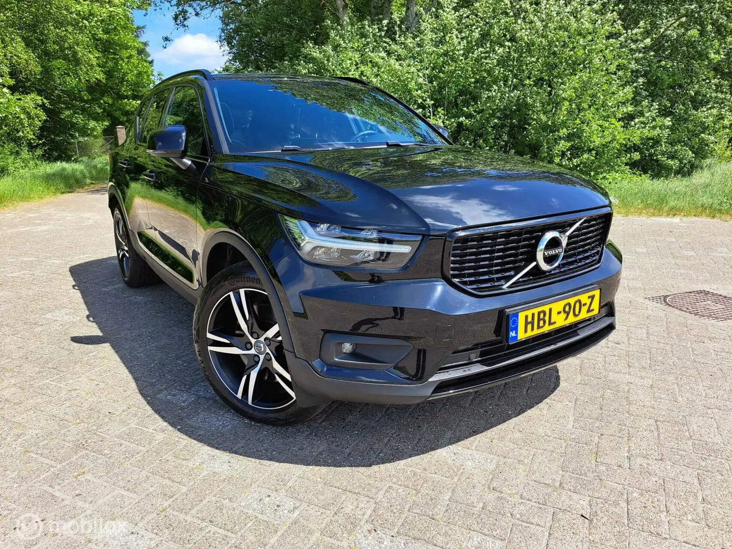 Volvo XC40 1.5 T5 Twin Engine R-Design|Pano|Led Zwart - 2