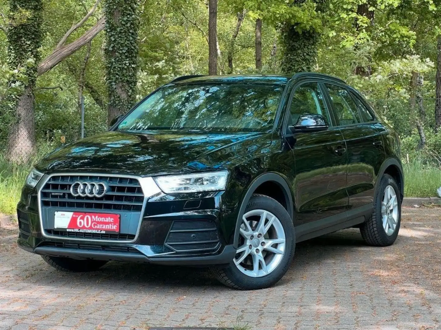 Audi Q3 basis quattro Schwarz - 1