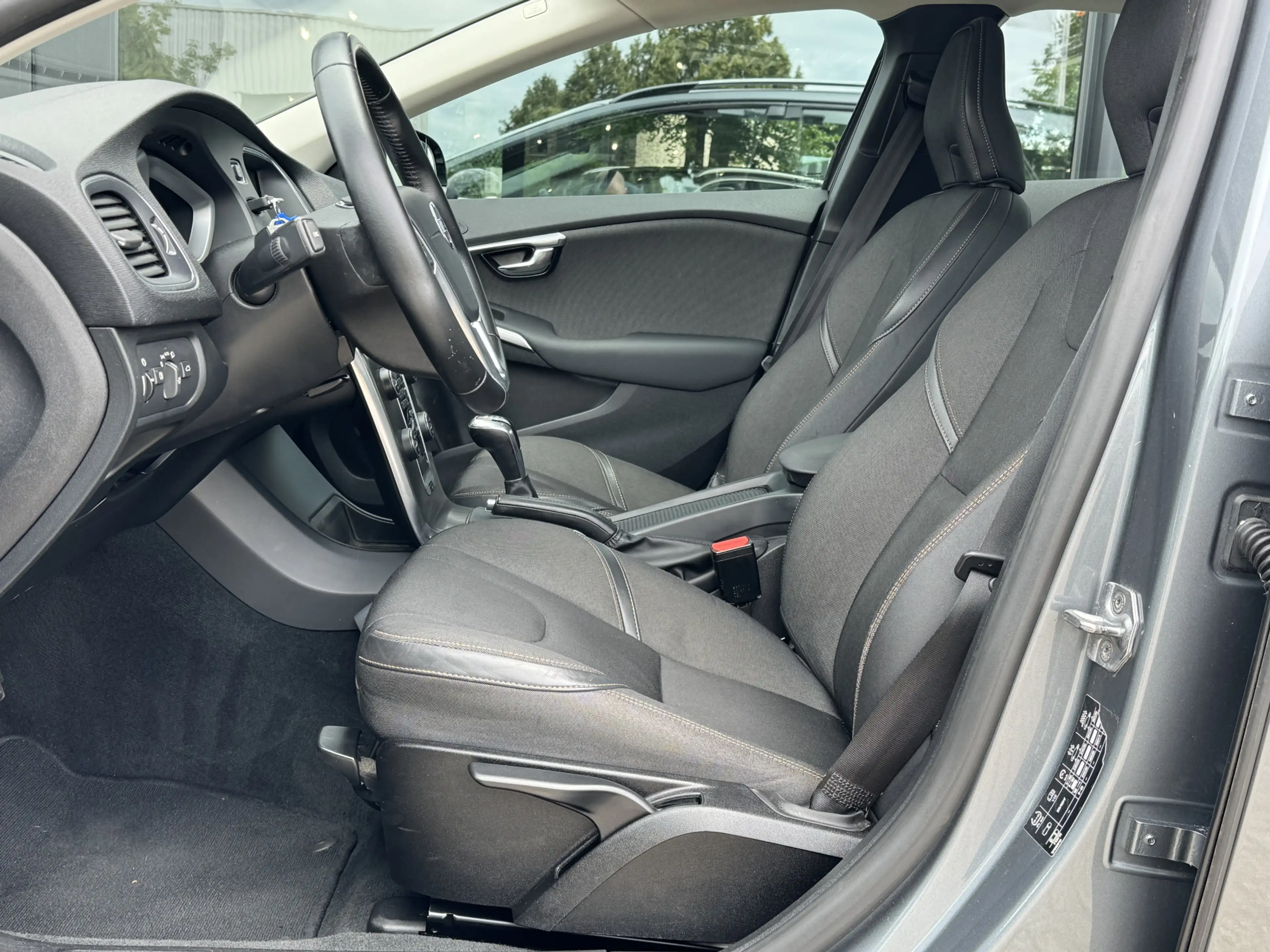 Volvo V40 Cross Country 2.0 T3 Nordic+ Stoelverw. | Standkachel | Nette Au — photo 4