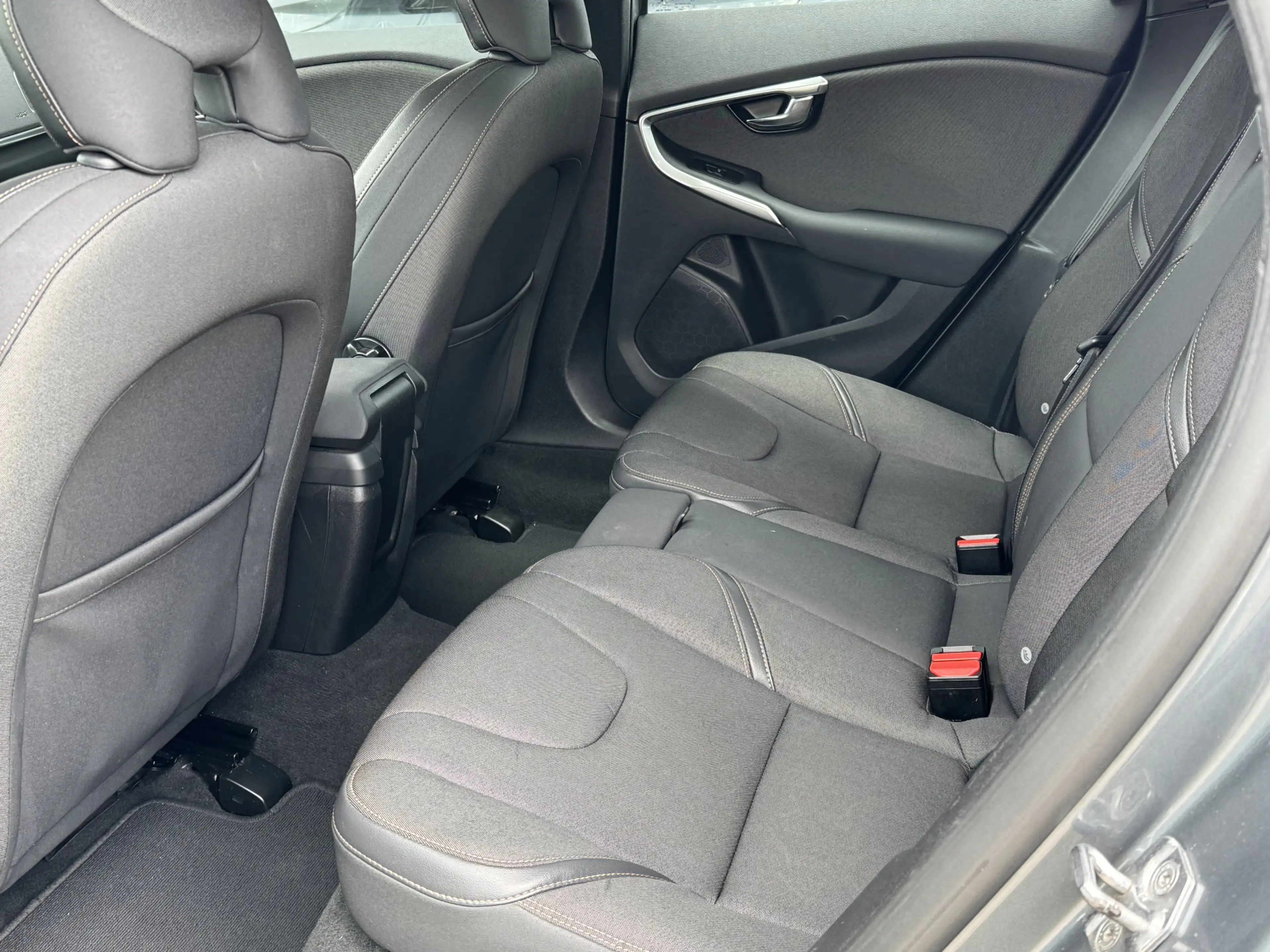 Volvo V40 Cross Country 2.0 T3 Nordic+ Stoelverw. | Standkachel | Nette Au — photo 6
