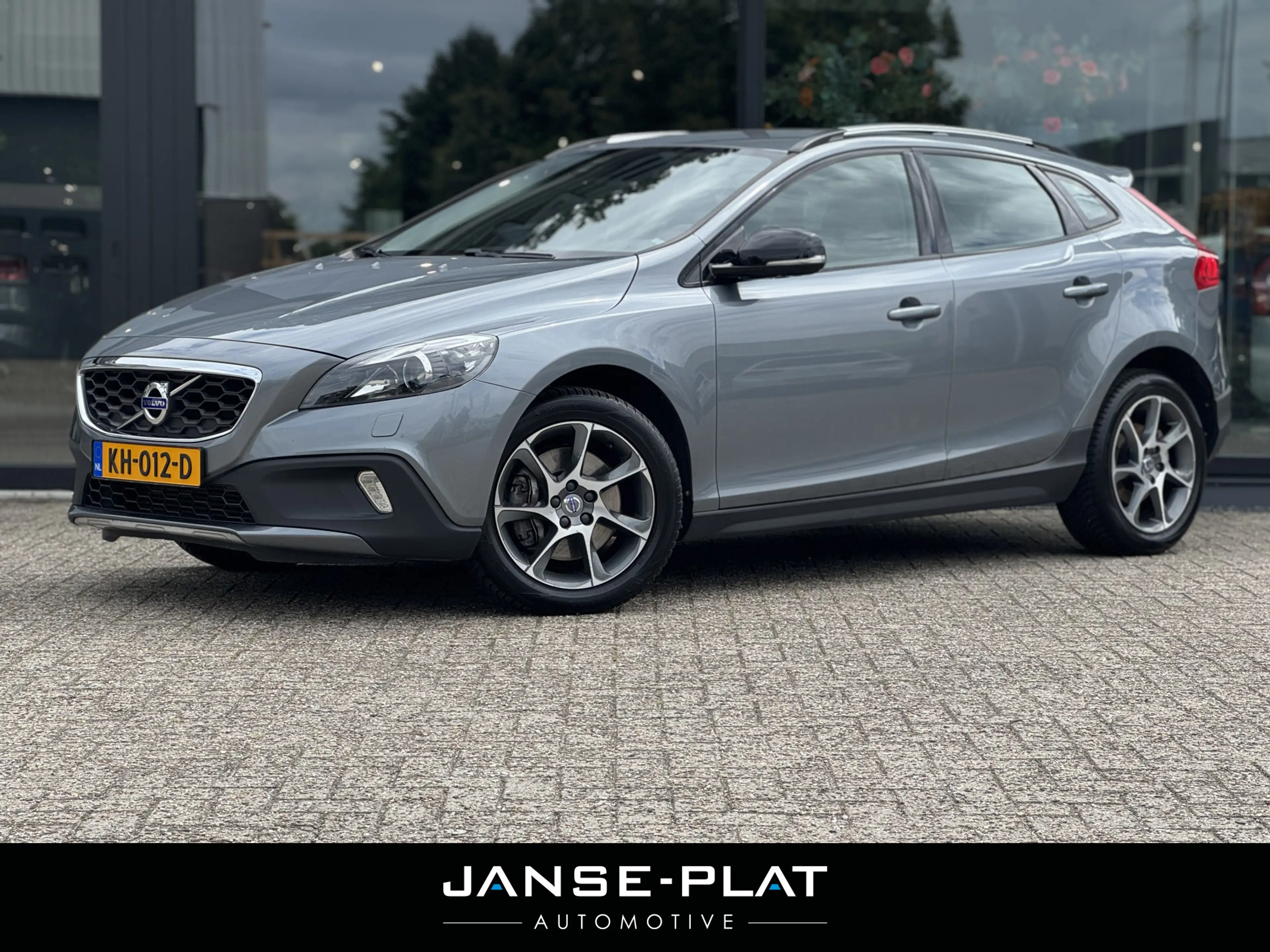 Volvo V40 Cross Country 2.0 T3 Nordic+ Stoelverw. | Standkachel | Nette Au