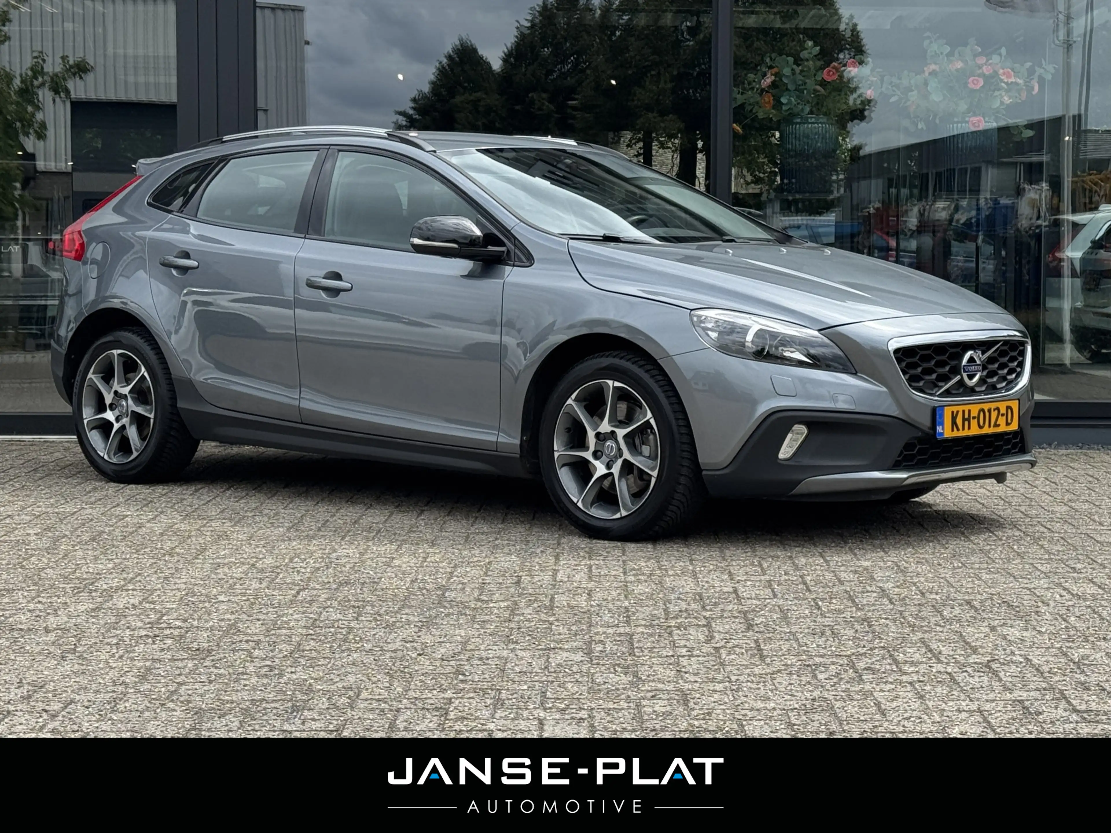 Volvo V40 Cross Country 2.0 T3 Nordic+ Stoelverw. | Standkachel | Nette Au — photo 13