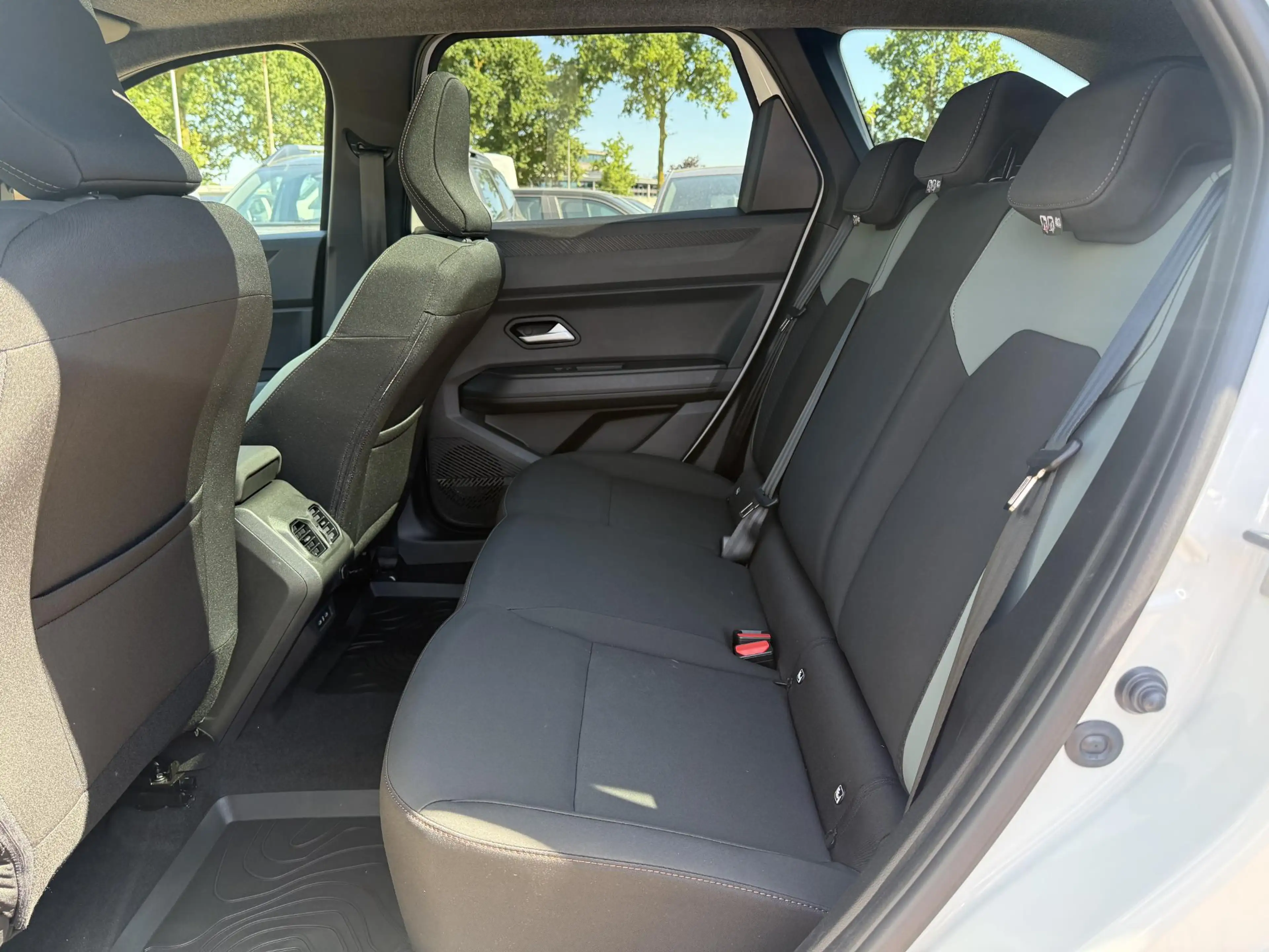 Dacia Bigster 1.8 Hybrid 155 Extreme Direct Leverbaar | Pack Win — photo 9
